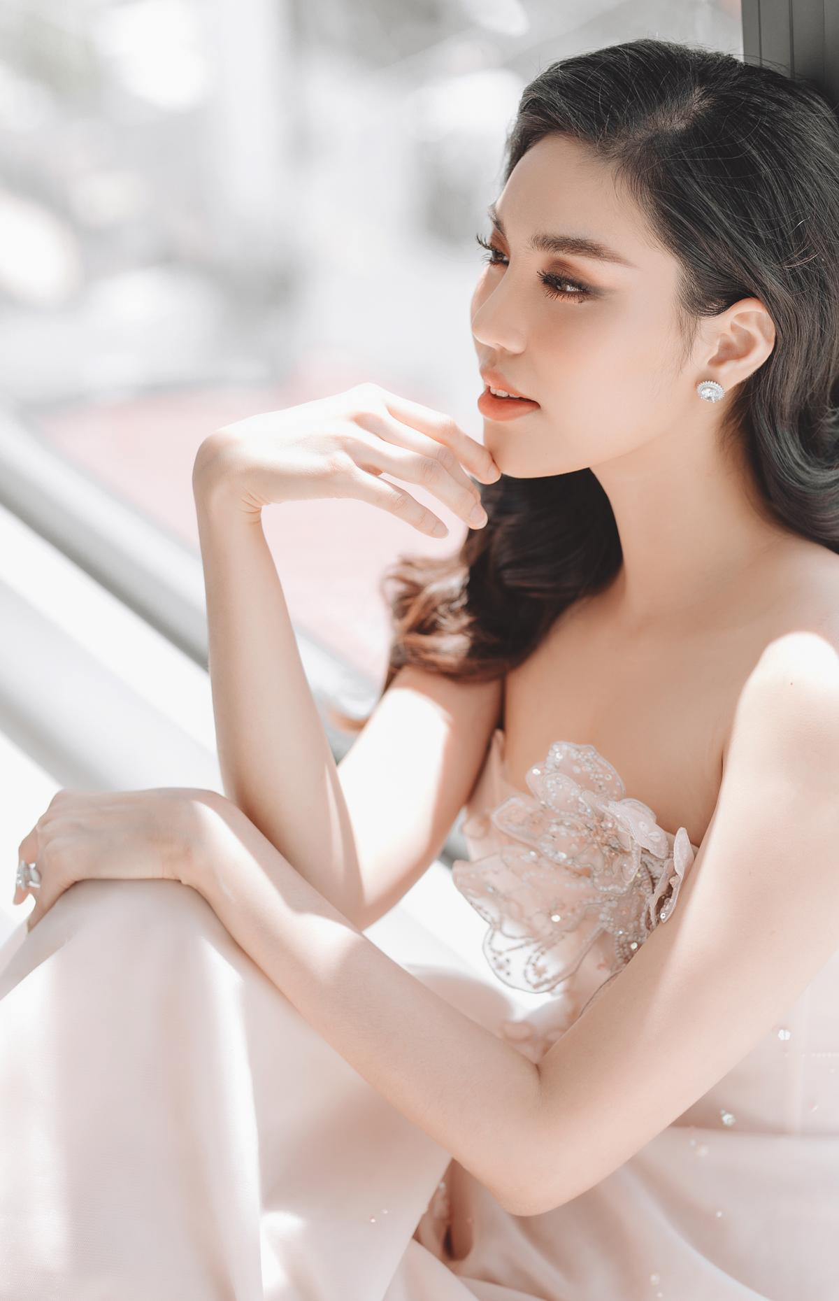 Lan Khuê 'tái xuất' với nhan sắc xinh đẹp như nàng thơ: Thần thái Top 11 Miss World là đây! Ảnh 7