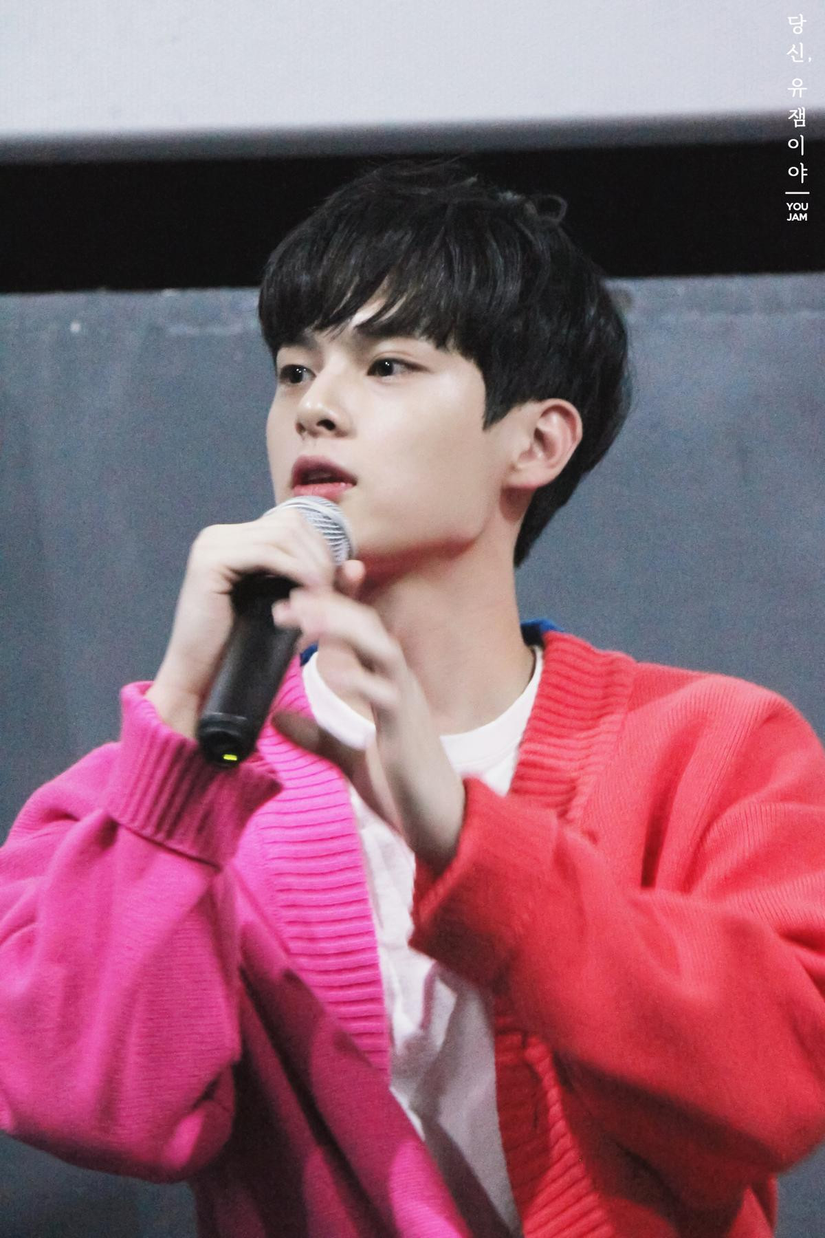 Chàng Youtuber thi học viện cảnh sát đẹp như hoa: Giống Cha Eun Woo và V (BTS) đến lạ! Ảnh 20