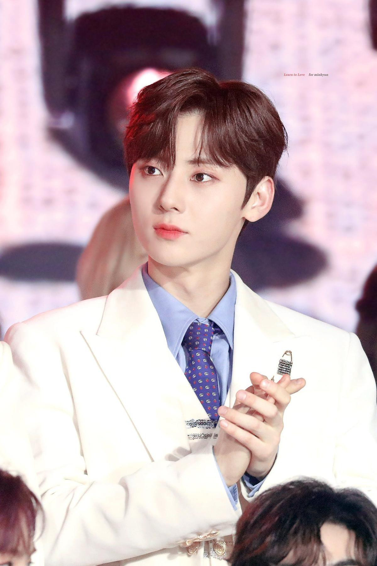 Hwang Minhyun (NU'EST) yêu đương sao nhí Jung Da Bin trong phim học đường Ảnh 6