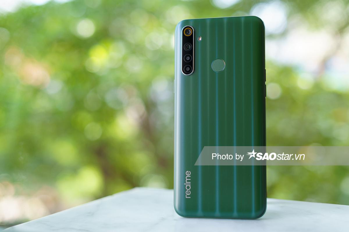 Đánh giá tổng thể Realme 6i: Thiết kế không mới, điểm nhấn từ pin và cụm 4 camera sau Ảnh 2