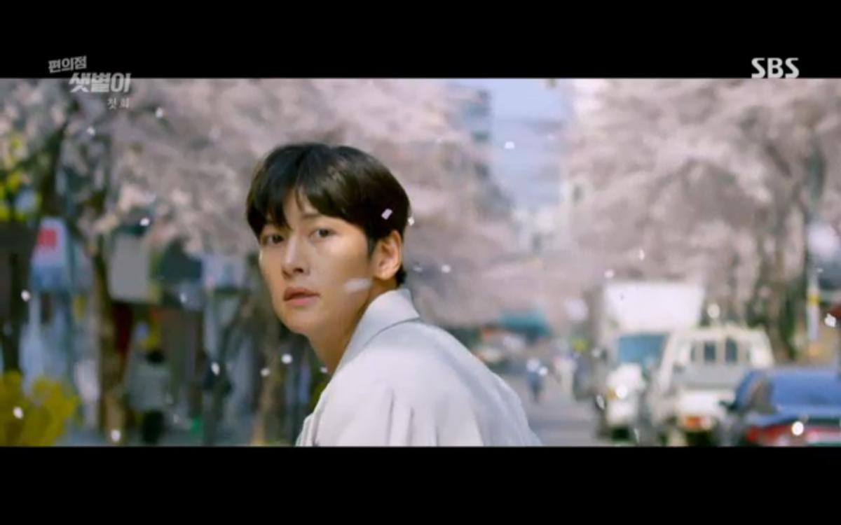 'Backstreet Rookie' tập 1: Vừa bị đá Ji Chang Wook đã được 'chị đại' Kim Yoo Jung cưỡng hôn bù? Ảnh 2