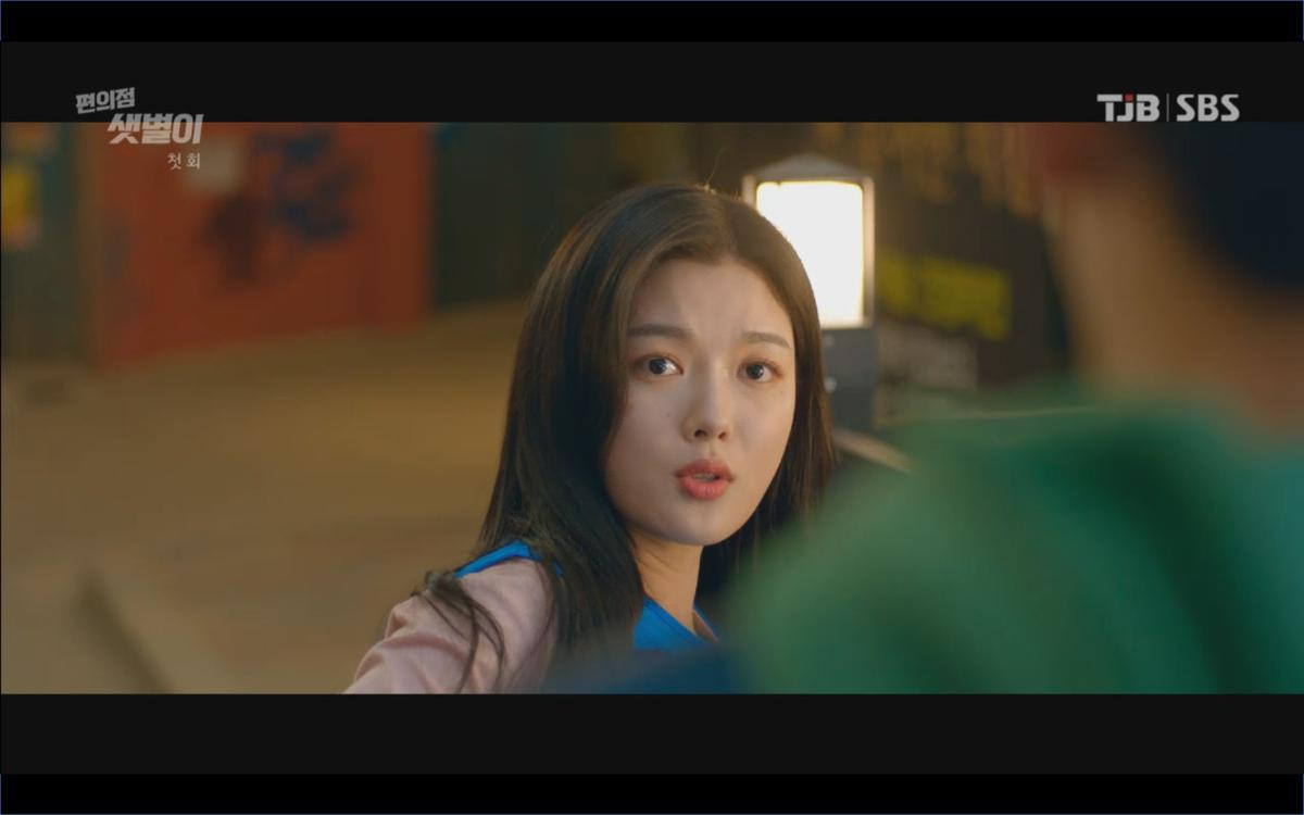 'Backstreet Rookie' tập 1: Vừa bị đá Ji Chang Wook đã được 'chị đại' Kim Yoo Jung cưỡng hôn bù? Ảnh 29