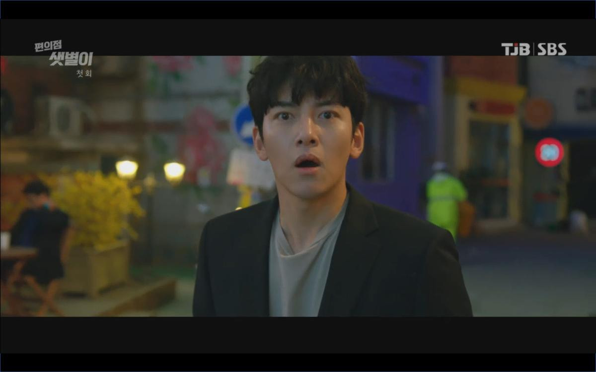 'Backstreet Rookie' tập 1: Vừa bị đá Ji Chang Wook đã được 'chị đại' Kim Yoo Jung cưỡng hôn bù? Ảnh 38