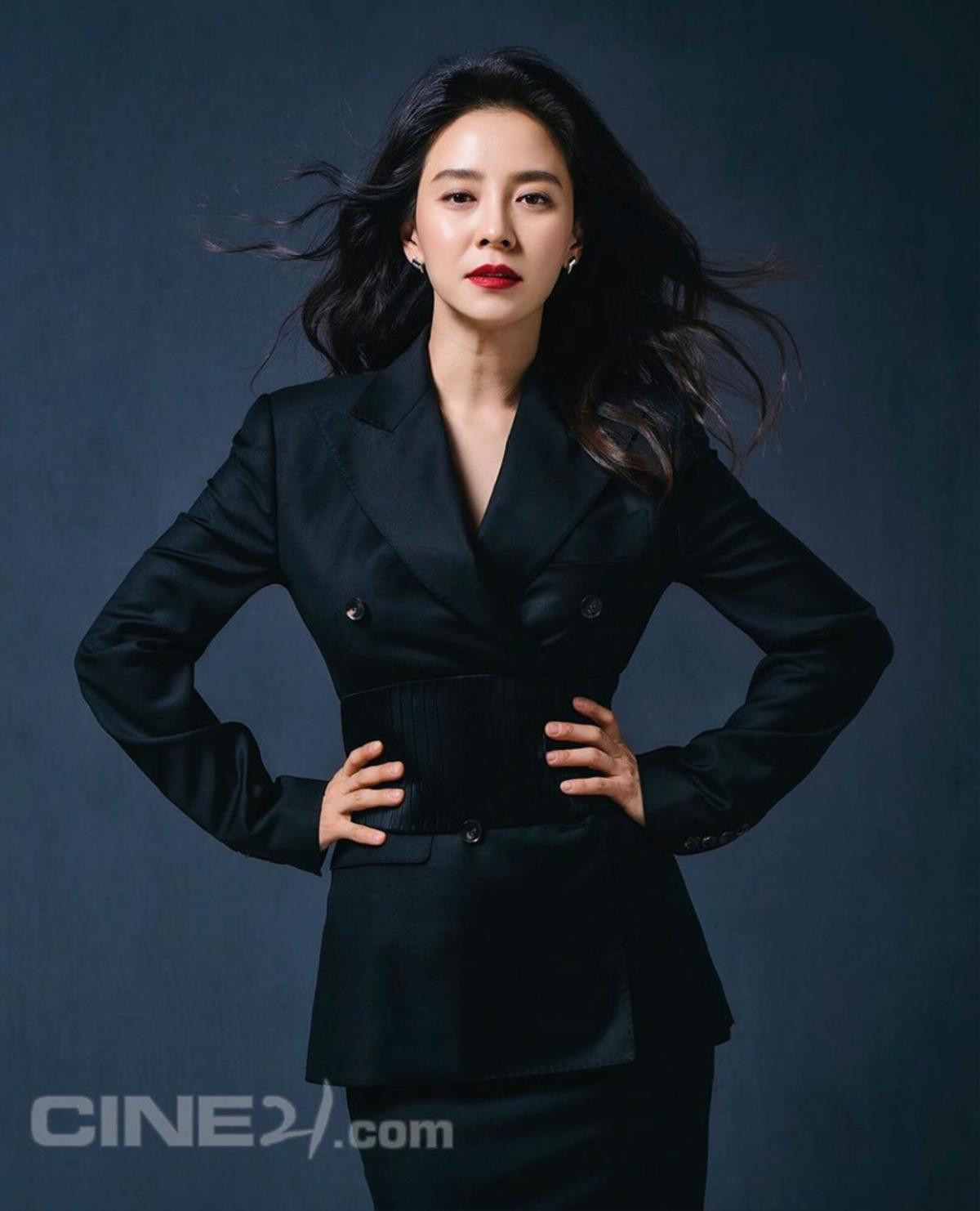 Song Ji Hyo - Từ nữ cường của Running Man đến nữ hoàng phòng vé hậu COVID-19 Ảnh 11