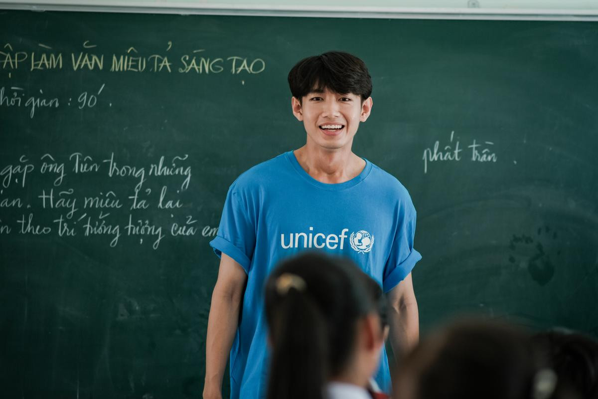 Quang Đăng cùng UNICEF trao quà tại Bến Tre, hào hứng dạy các học sinh 'Vũ điệu rửa tay' Ảnh 11