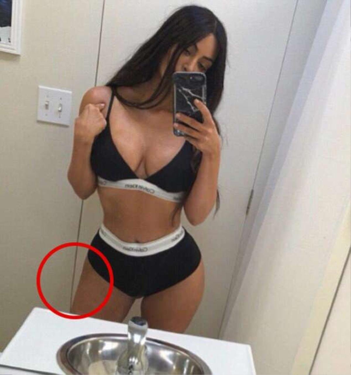 3 bí kíp đưa Kim Kardashian thành 'chuyên gia' selfie, bất ngờ nhất là lí do số 3 Ảnh 3