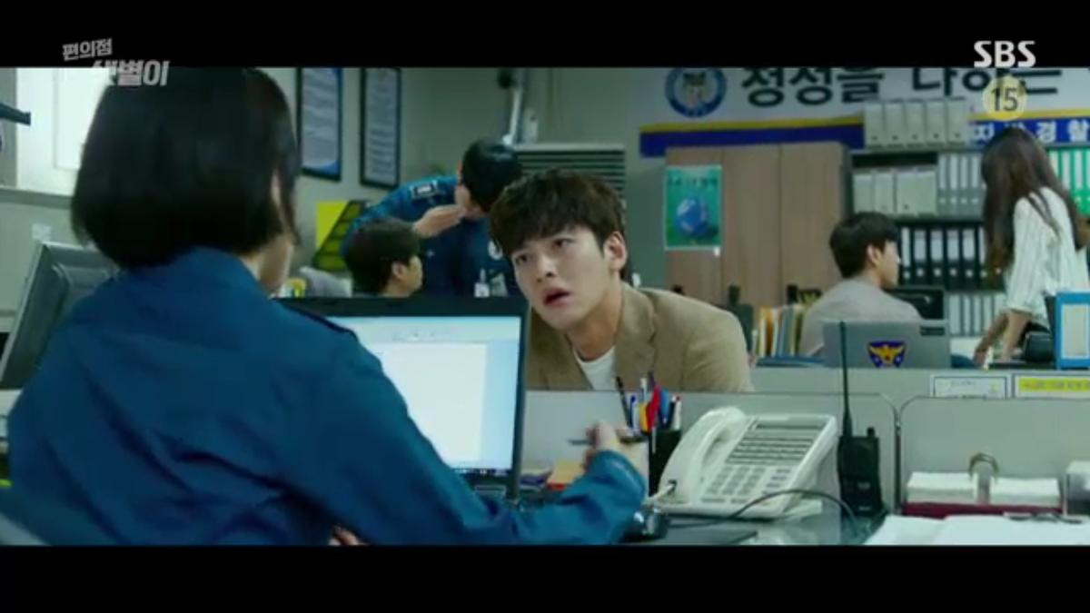 'Backstreet Rookie' tập 2: Ji Chang Wook nhẹ dạ nghe lời 'crush' đuổi việc Kim Yoo Jung? Ảnh 16