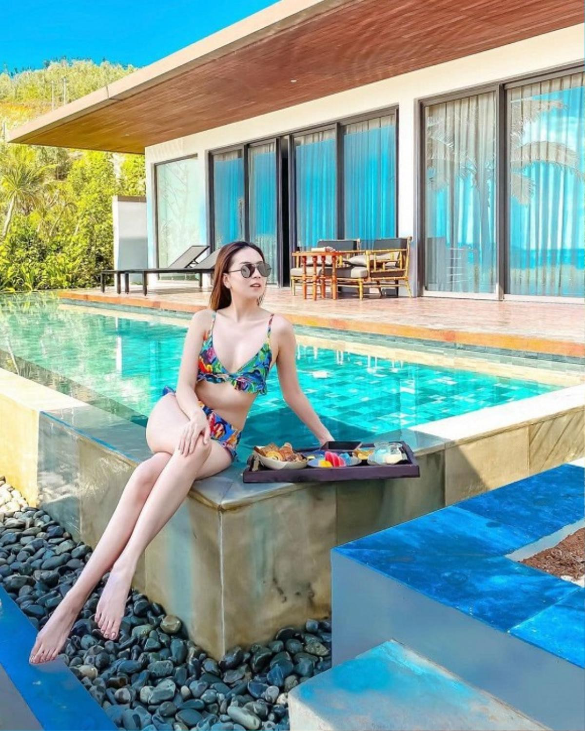 MC Mai Ngọc diện bikini và khoe lưng trần khiến cư dân mạng phát sốt Ảnh 1