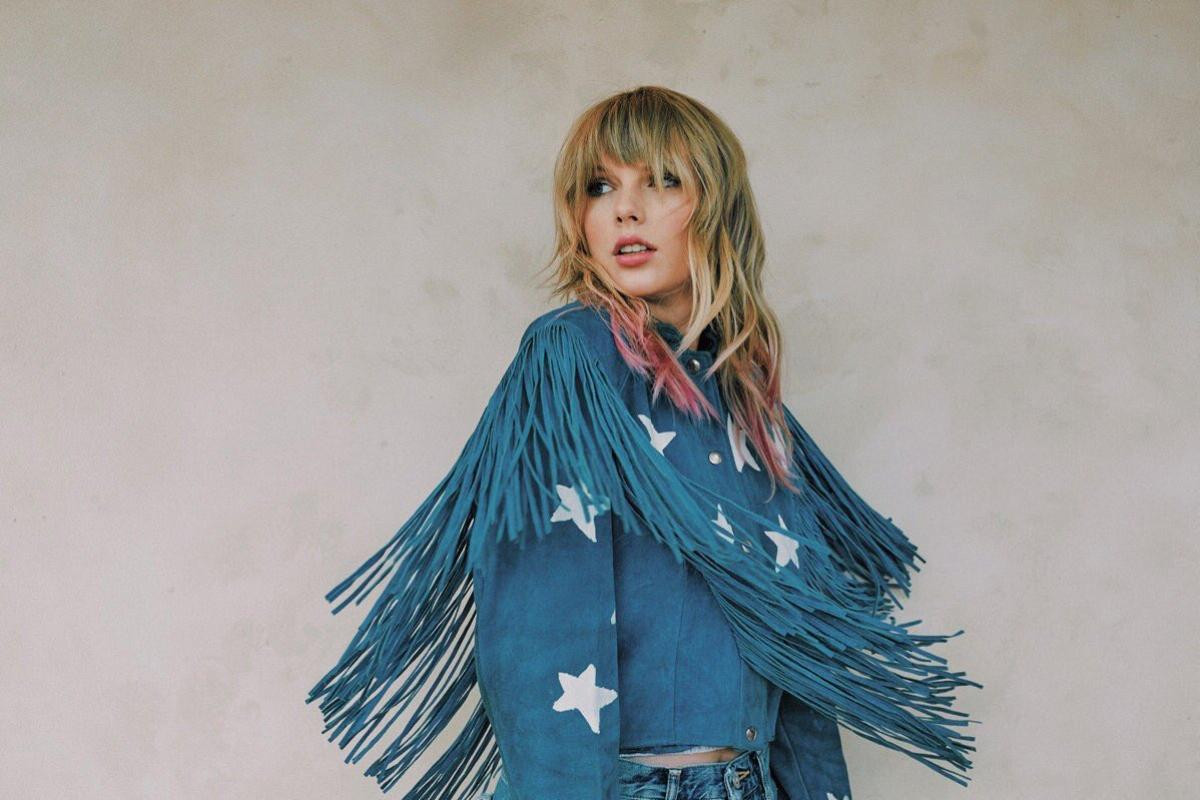 Taylor Swift thiếp lập kỷ lục Guinness: Nghệ sĩ solo có album bán chạy nhất toàn cầu trong năm 2019, con số 'khủng khiếp' được công bố Ảnh 5