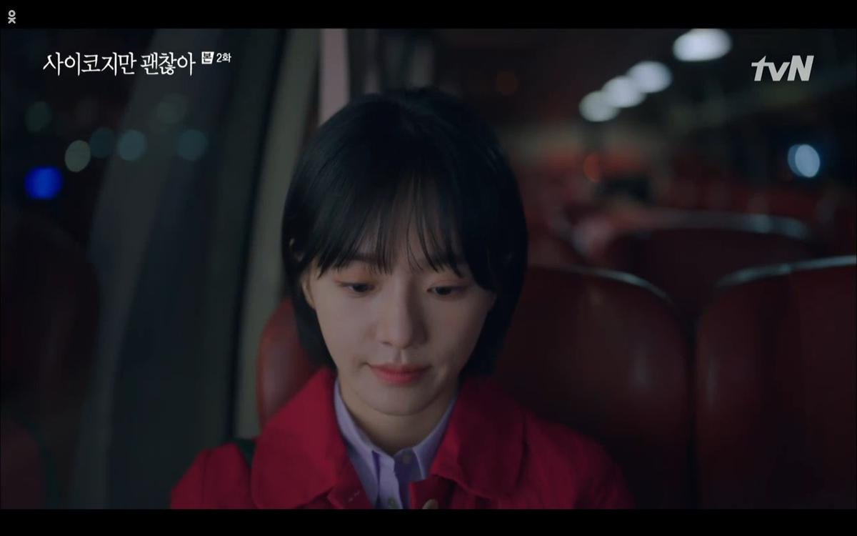 'It’s Okay to Not Be Okay' tập 2: 'Điên nữ' Seo Ye Ji vô tư đánh người để bảo vệ 'crush' Kim Soo Hyun Ảnh 8