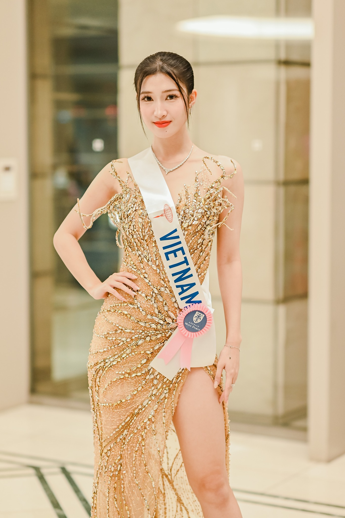 Màn lên đồ sang chảnh của Phương Nhi 'lấn át' thí sinh Miss International Ảnh 1