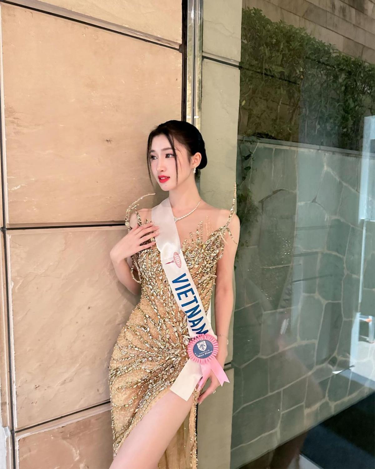 Màn lên đồ sang chảnh của Phương Nhi 'lấn át' thí sinh Miss International Ảnh 2