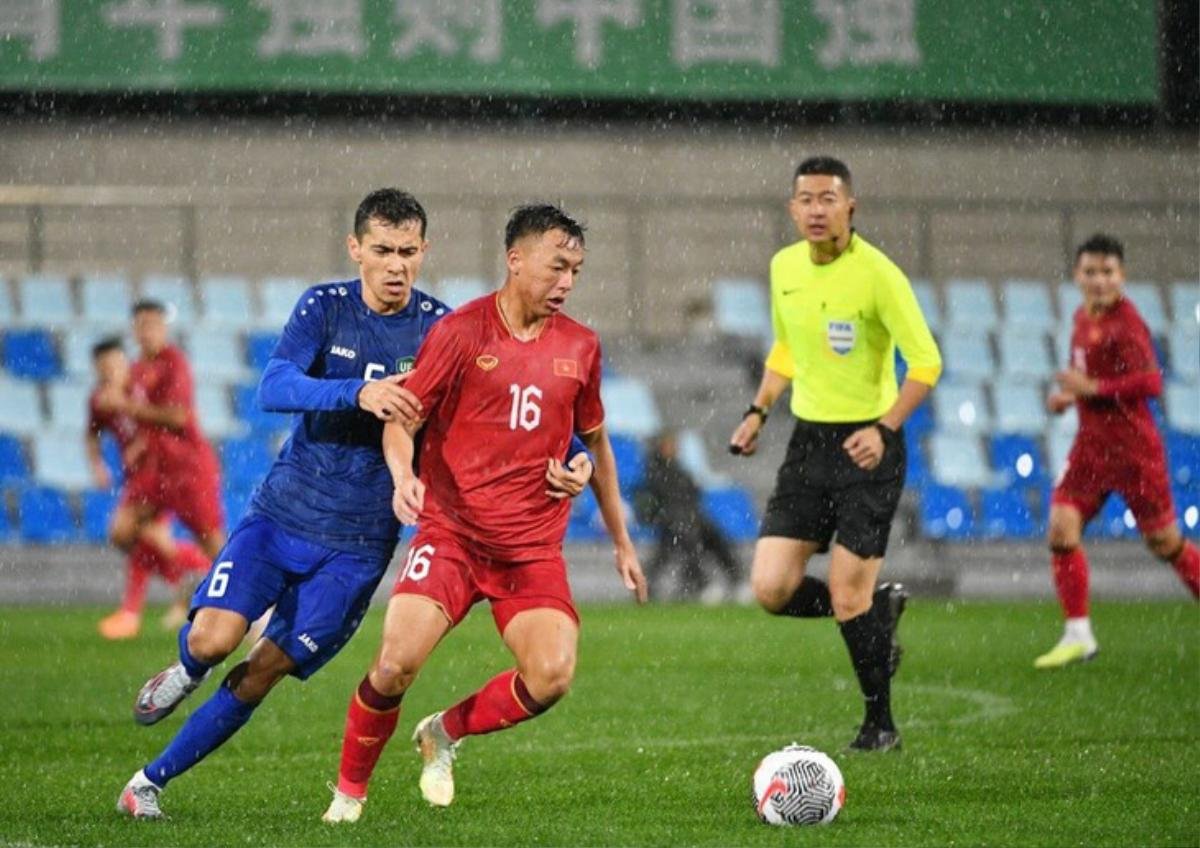 Việt Nam thua trắng Uzbekistan 0-2: HLV Troussier cần thời gian để ra thế giới Ảnh 1