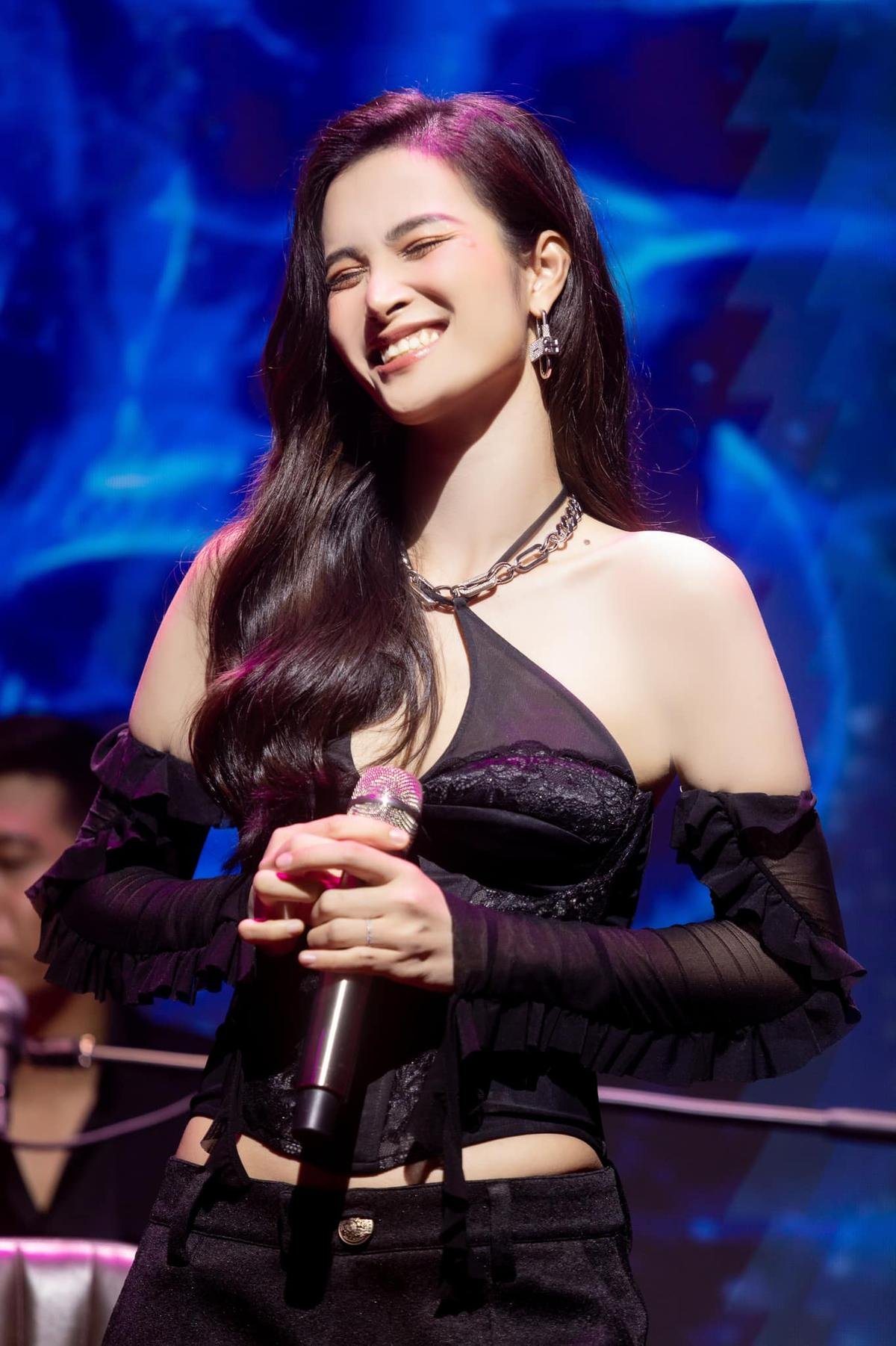 Đông Nhi – Tăng Duy Tân 'đổ bộ' chung kết Vietnam Idol 2023 Ảnh 3