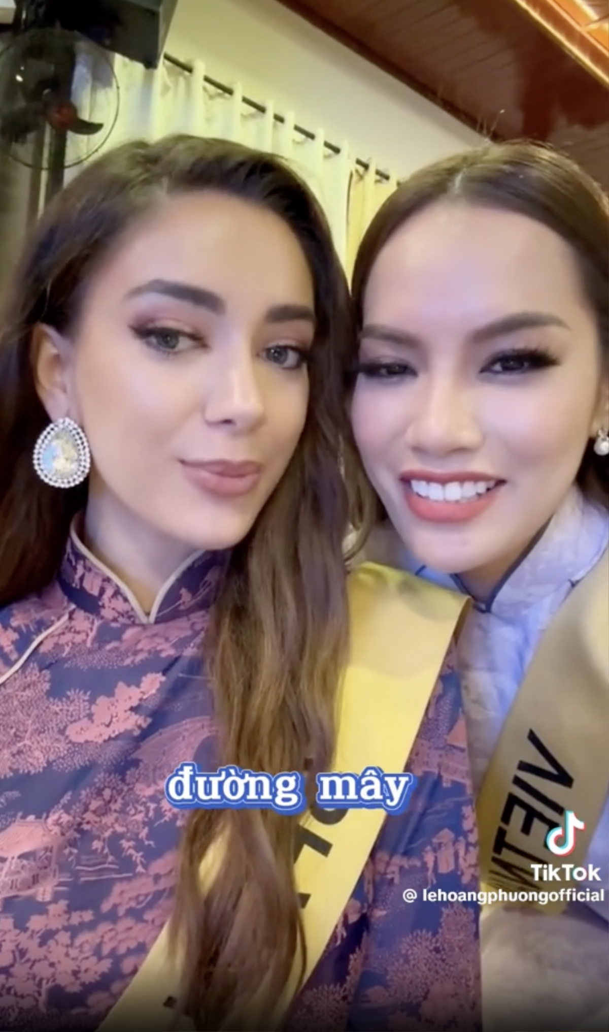 Hoàng Phương dạy đối thủ Miss Grand đọc thơ mượt mà bằng tiếng Việt Ảnh 1