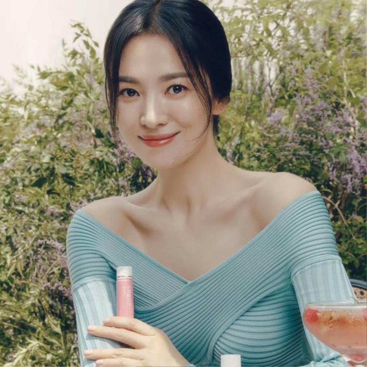 Song Hye Kyo công khai thân mật với nửa kia, còn để lộ luôn danh tính đối phương Ảnh 3