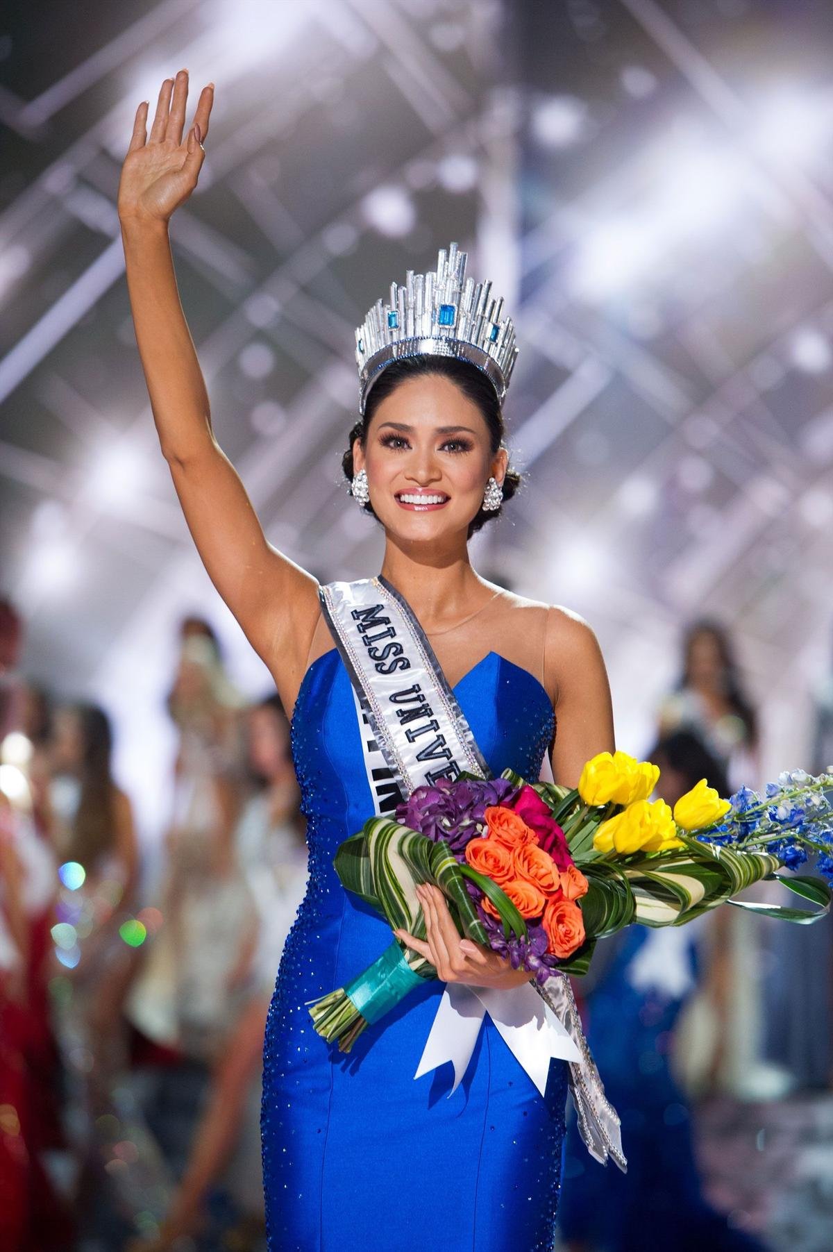 Pia Wurtzbach đọ sắc cùng đàn em, visual lấn lướt luôn cả đương kim HH Hoàn vũ Ảnh 2