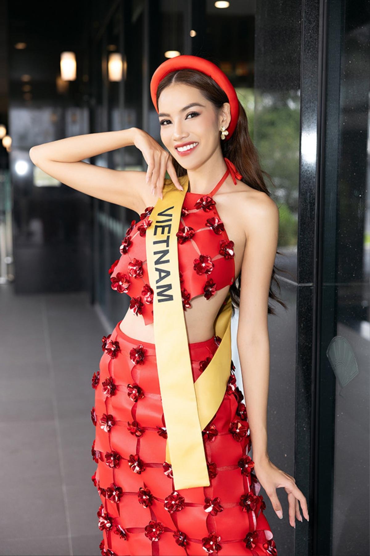 Động thái đầu tiên của Lê Hoàng Phương sau đêm trình diễn National Costume? Ảnh 5