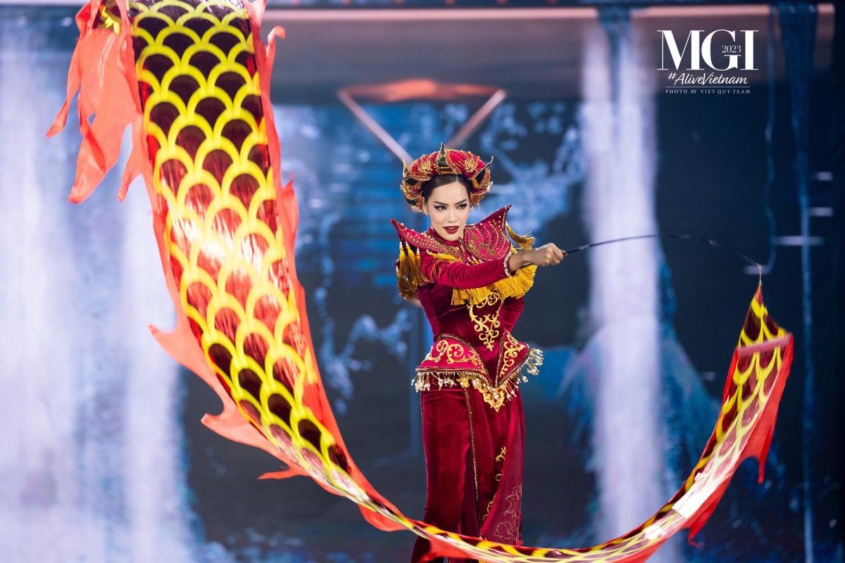 Hậu đêm trình diễn National Costume tại MGI, Lê Hoàng Phương nhận tín hiệu vui Ảnh 8