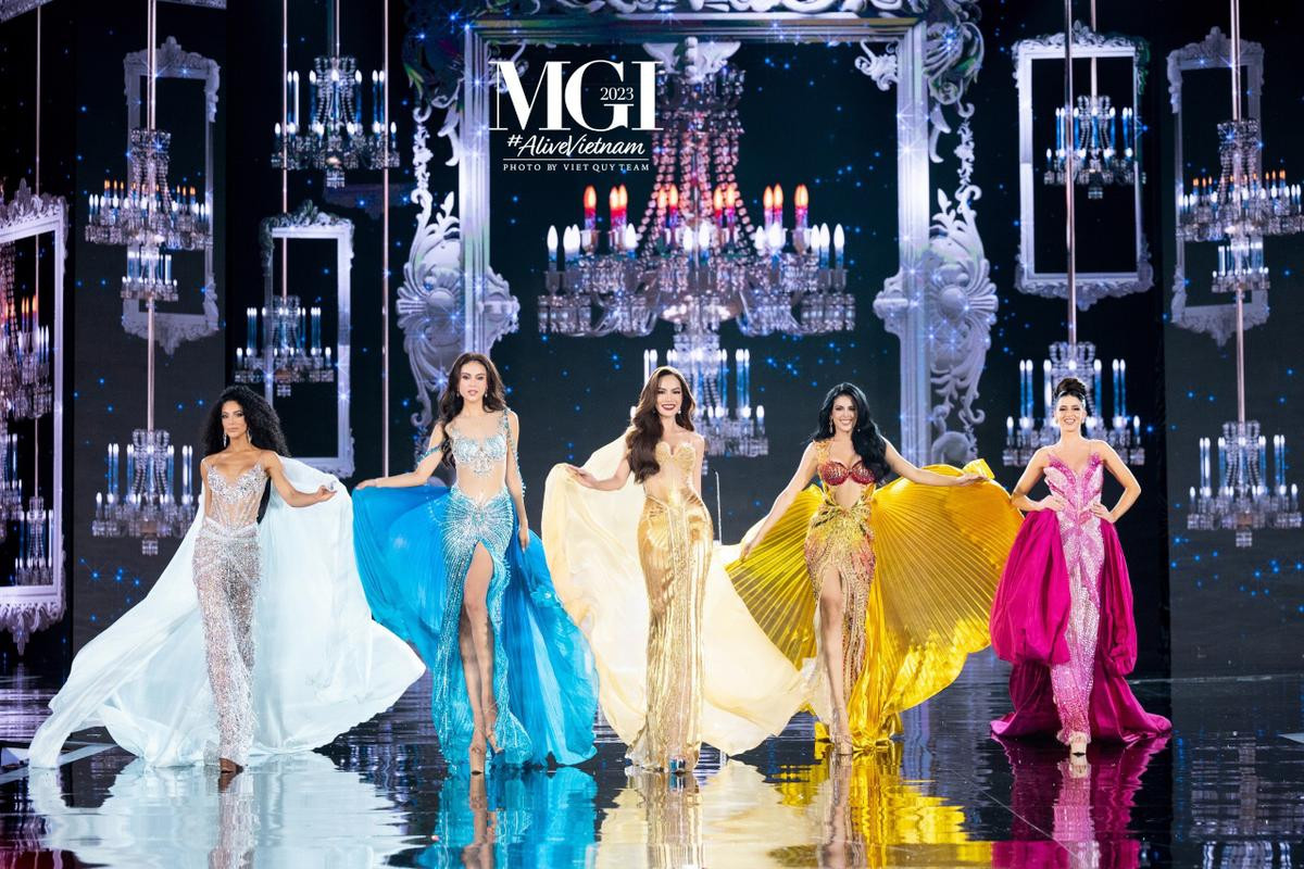 Evening Gown bán kết MGI: Đại diện Thái Lan gặp sự cố, Hoàng Phương kết màn mãn nhãn Ảnh 11