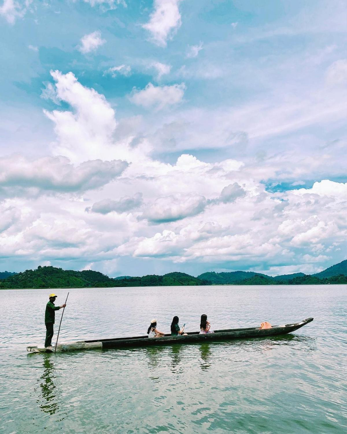 Hồ Lăk - vẻ đẹp lãng mạn, yên bình giữa đại ngàn Tây Nguyên Ảnh 1