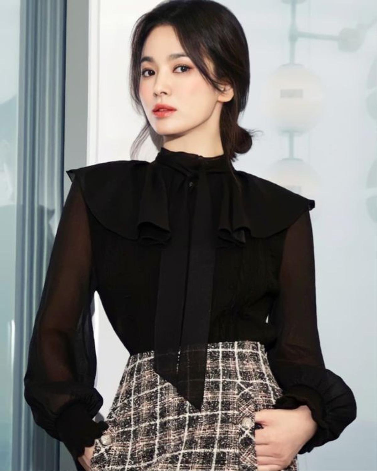 Song Hye Kyo để lộ tính cách thật nhưng lần này lại được khen hết lời Ảnh 1