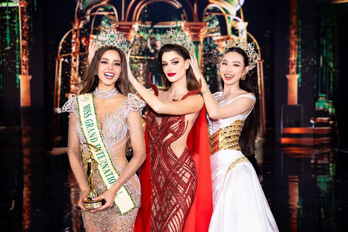 Netizen 'thở oxy' trước màn so kè sắc vóc của 3 thế hệ Miss Grand International Ảnh 2