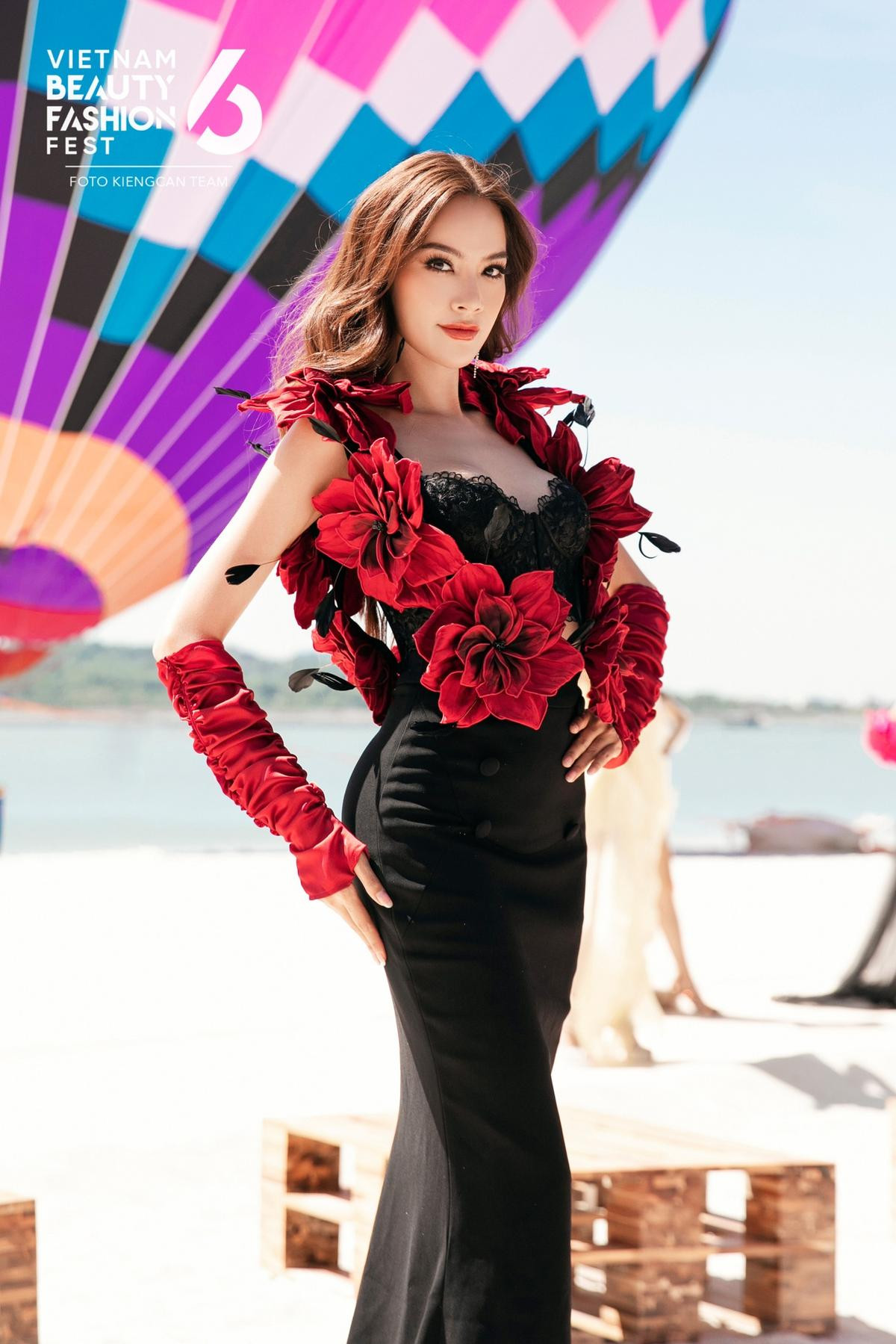 Cuộc dạo chơi thời trang của Lê Hoàng Phương tại Miss Grand: Đẳng cấp như 'Miss Fashion' Ảnh 9