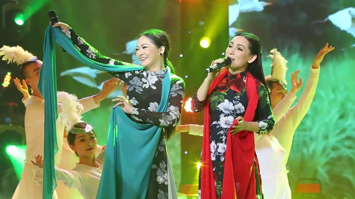 Cùng song ca bài hát 'Chờ người' nổi tiếng, Phi Nhung và Như Quỳnh khiến dân mạng khó xử Ảnh 6