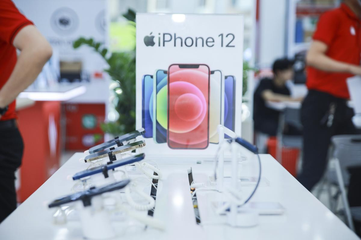 Giá iPhone 12 giảm về mức thấp nhất từ khi ra mắt Ảnh 1