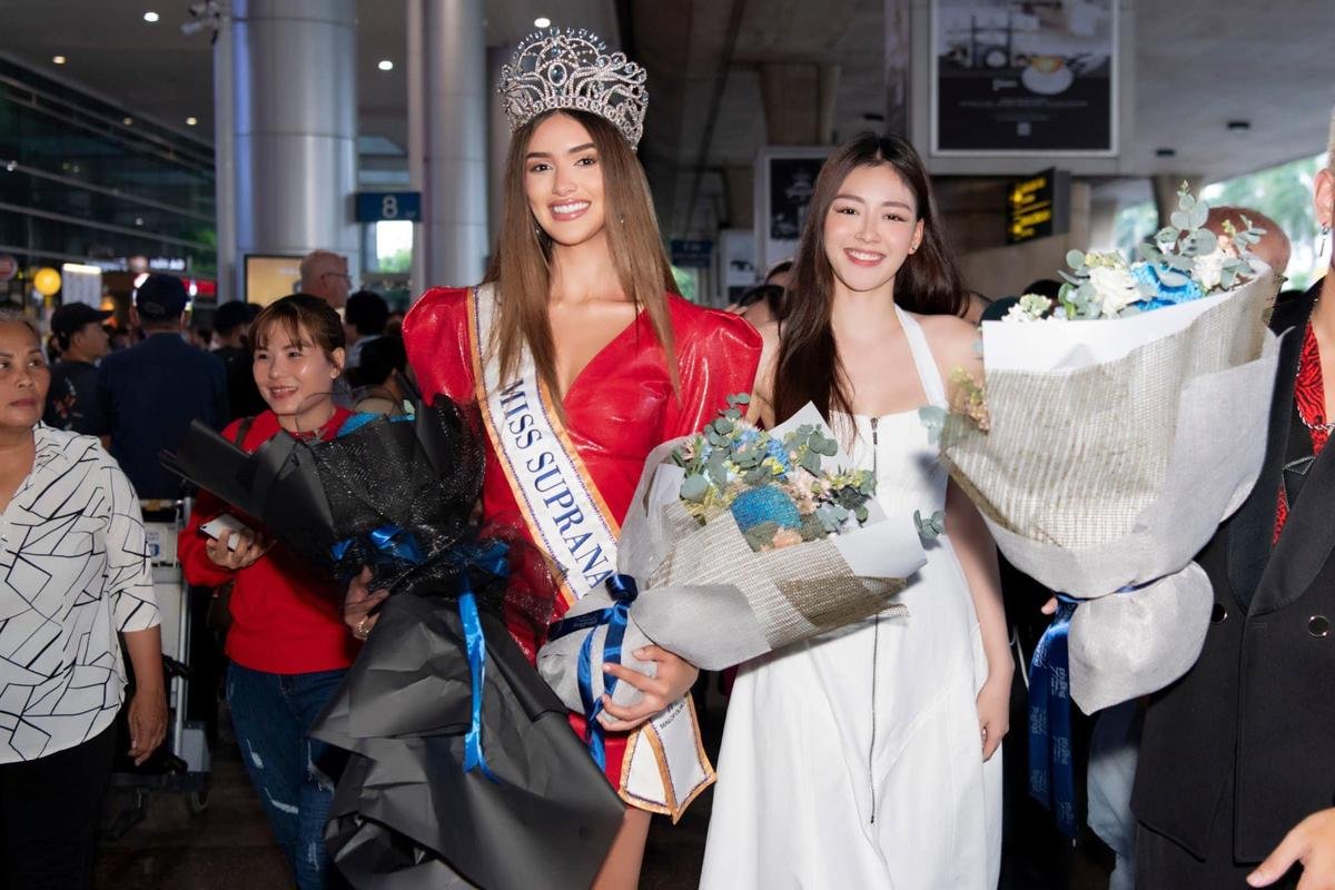 Miss Supranational 2023 đáp cánh tại Việt Nam, nhan sắc khác lạ khiến netizen 'dụi mắt' nhiều lần Ảnh 1