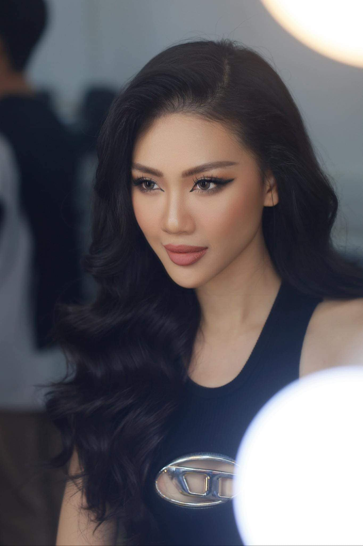 Trước thềm thi Miss Universe, Hoa hậu Bùi Quỳnh Hoa bị chê hời hợt khi từ thiện Ảnh 3