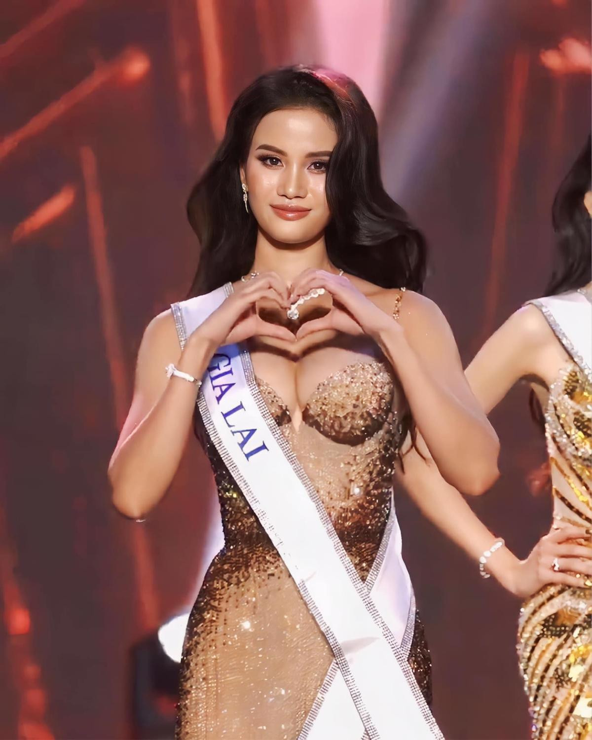 Hương Ly gần như bị bít cửa thi Miss Supranational, thanh xuân nợ cô ấy một lần xuất ngoại Ảnh 2