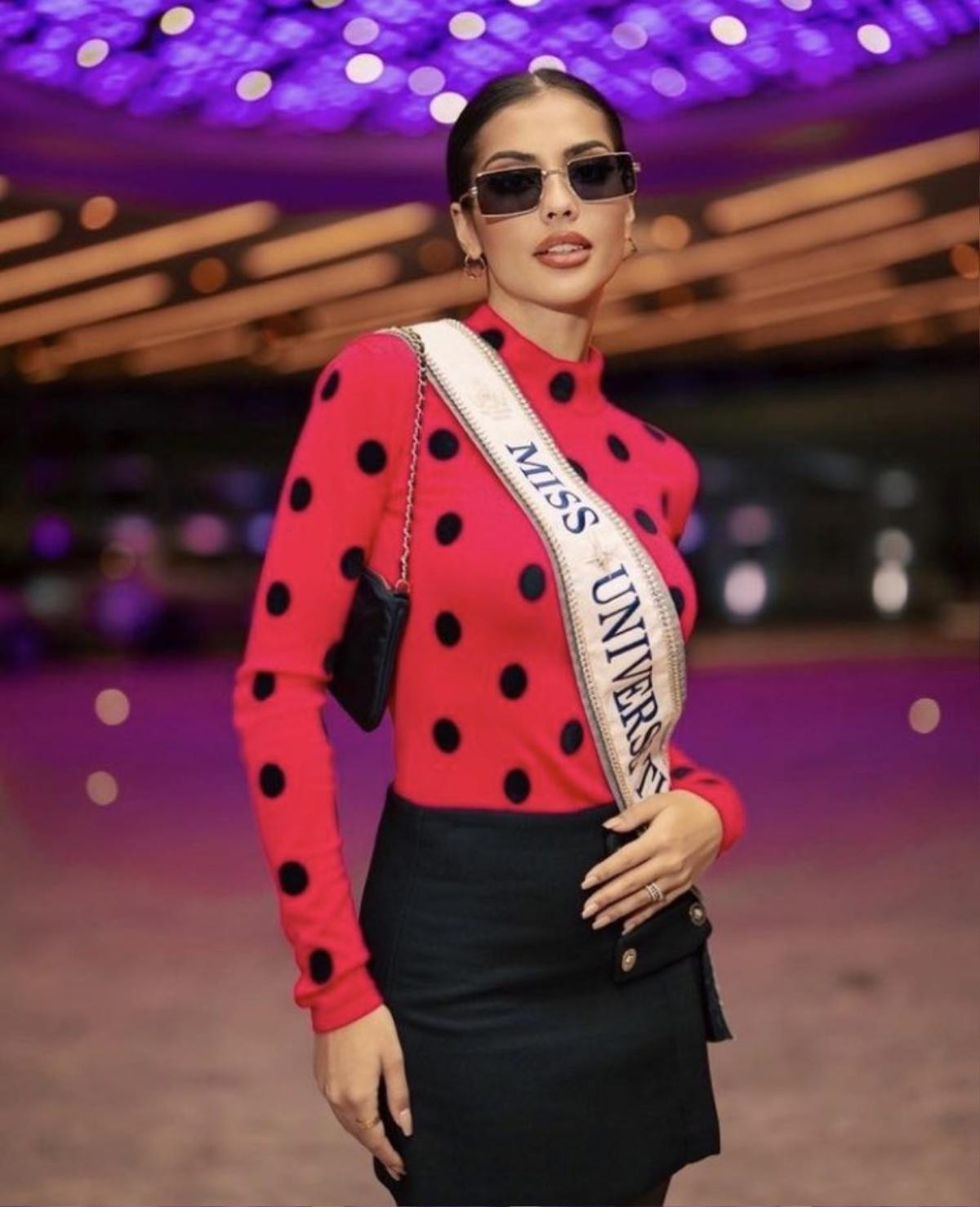 Hơn 3 ngày đến Miss Universe, đại diện Thái Lan 'bung xoã' 7749 outfit: Phen này ai làm lại chị! Ảnh 2