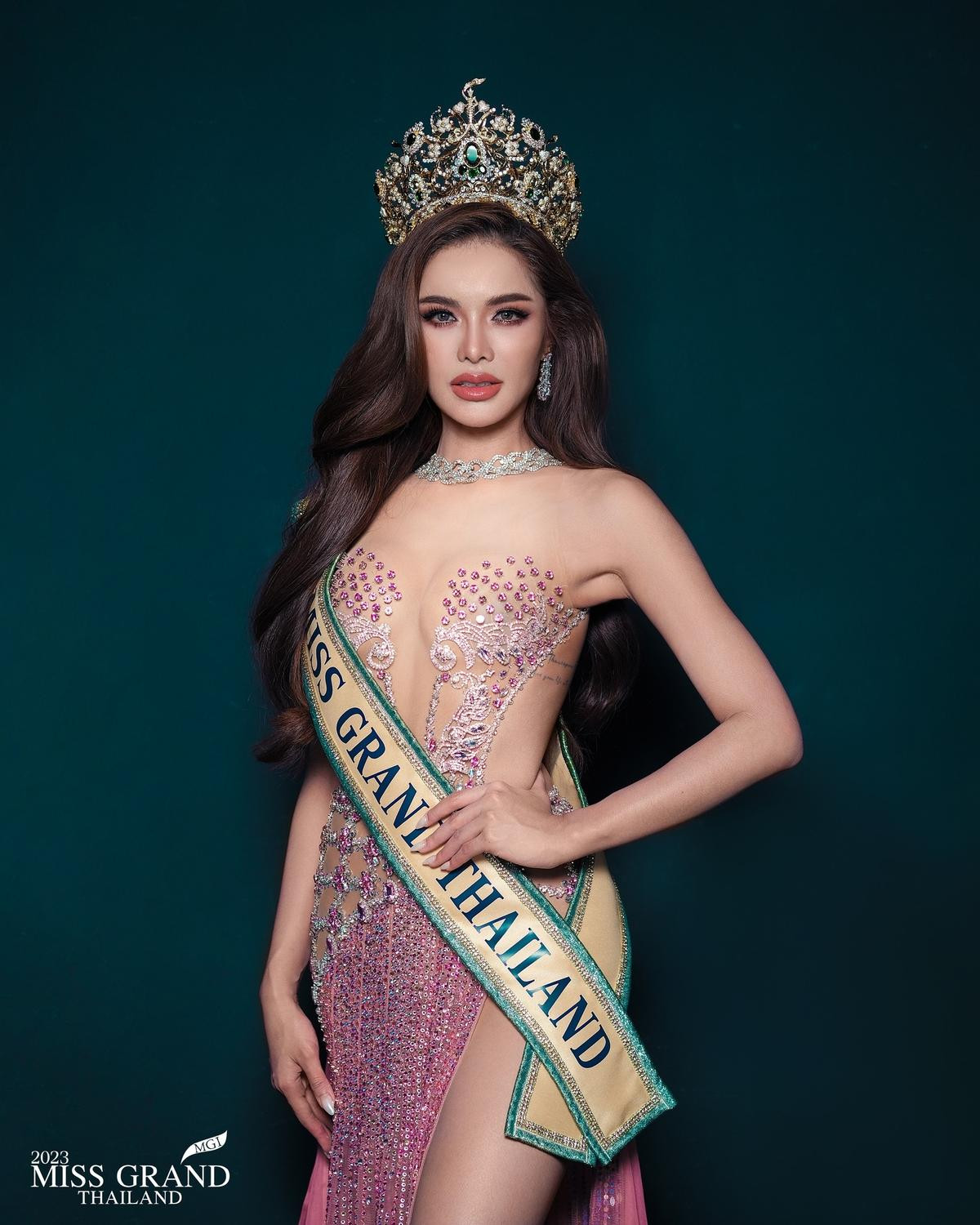 Miss Grand Thailand lộ rõ 'yếu điểm' ngoại ngữ, thiếu tự tin giao tiếp? Ảnh 5