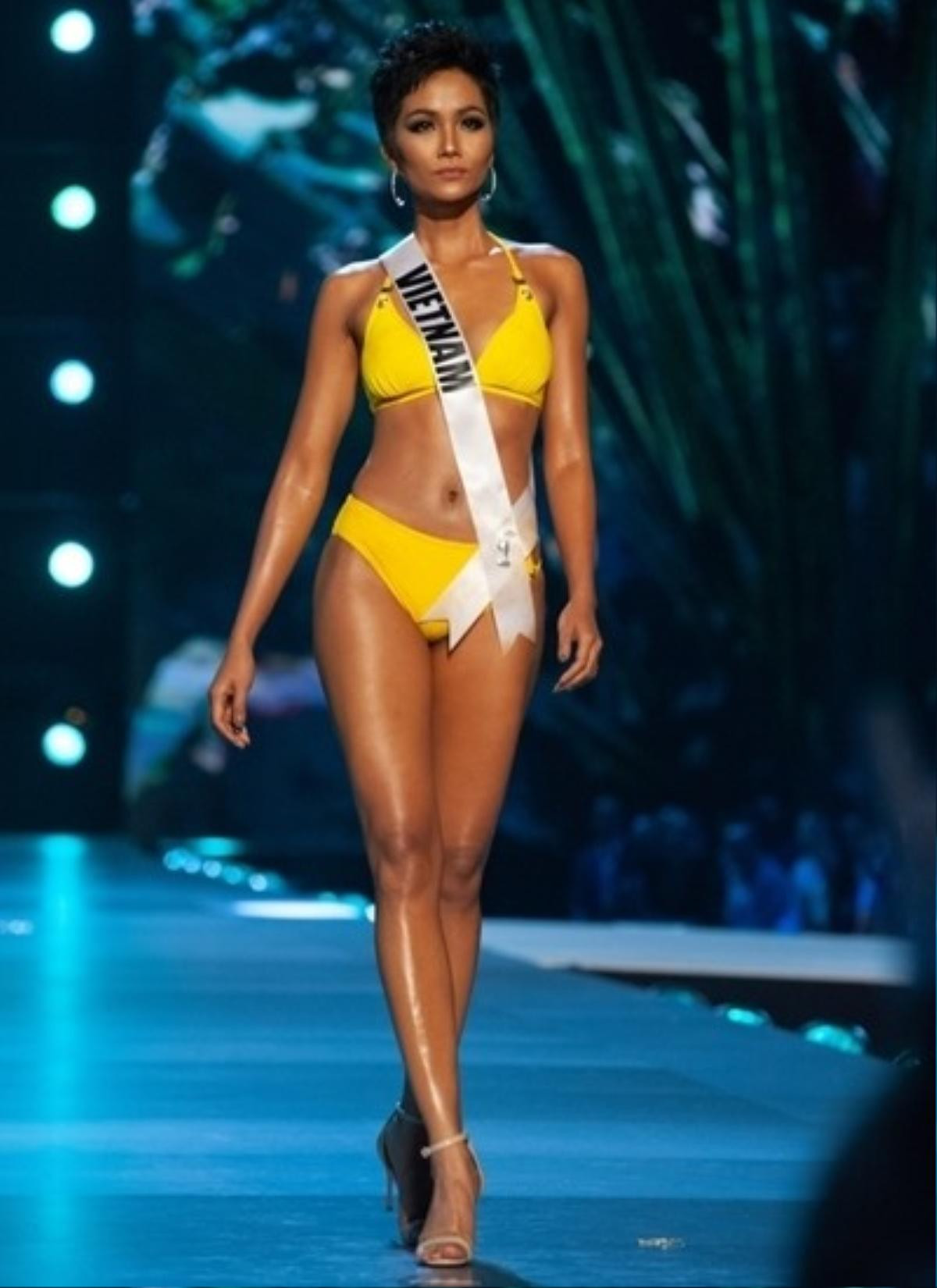 Miss Universe tung 4 mẫu swimsuit sẽ được các nàng hậu diễn ở Bán kết, fan 'than thở' Ảnh 5