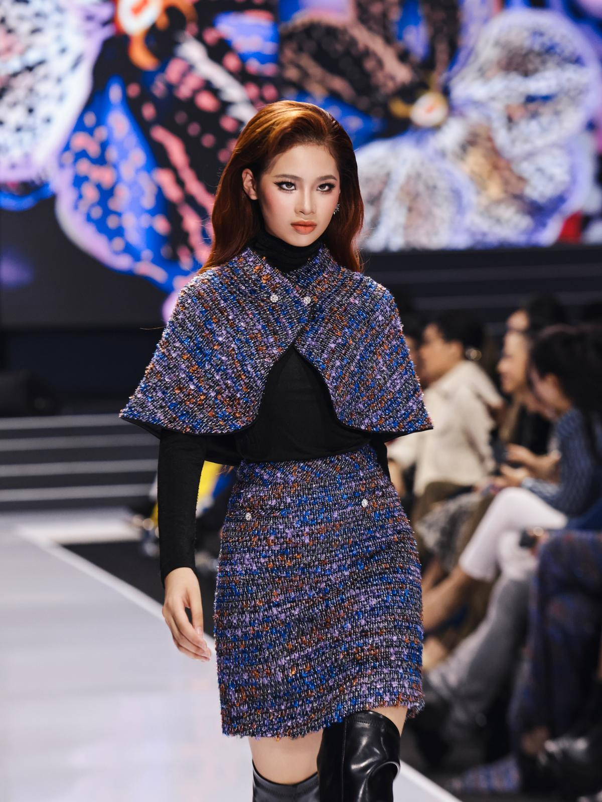 Bảo Hà khoe đôi chân catwalk ngày càng 'bén', tự tin sải bước cùng đàn chị Hồ Quỳnh Hương, Hương Giang Ảnh 1