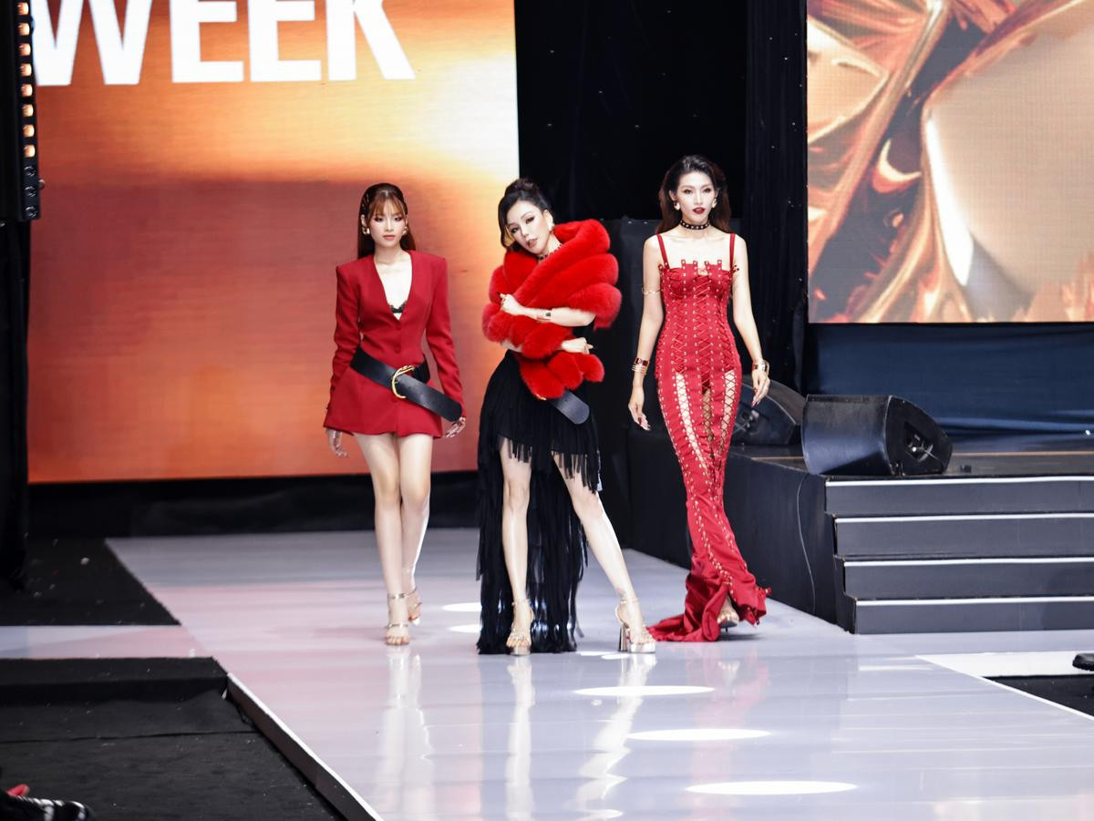 Bảo Hà khoe đôi chân catwalk ngày càng 'bén', tự tin sải bước cùng đàn chị Hồ Quỳnh Hương, Hương Giang Ảnh 9