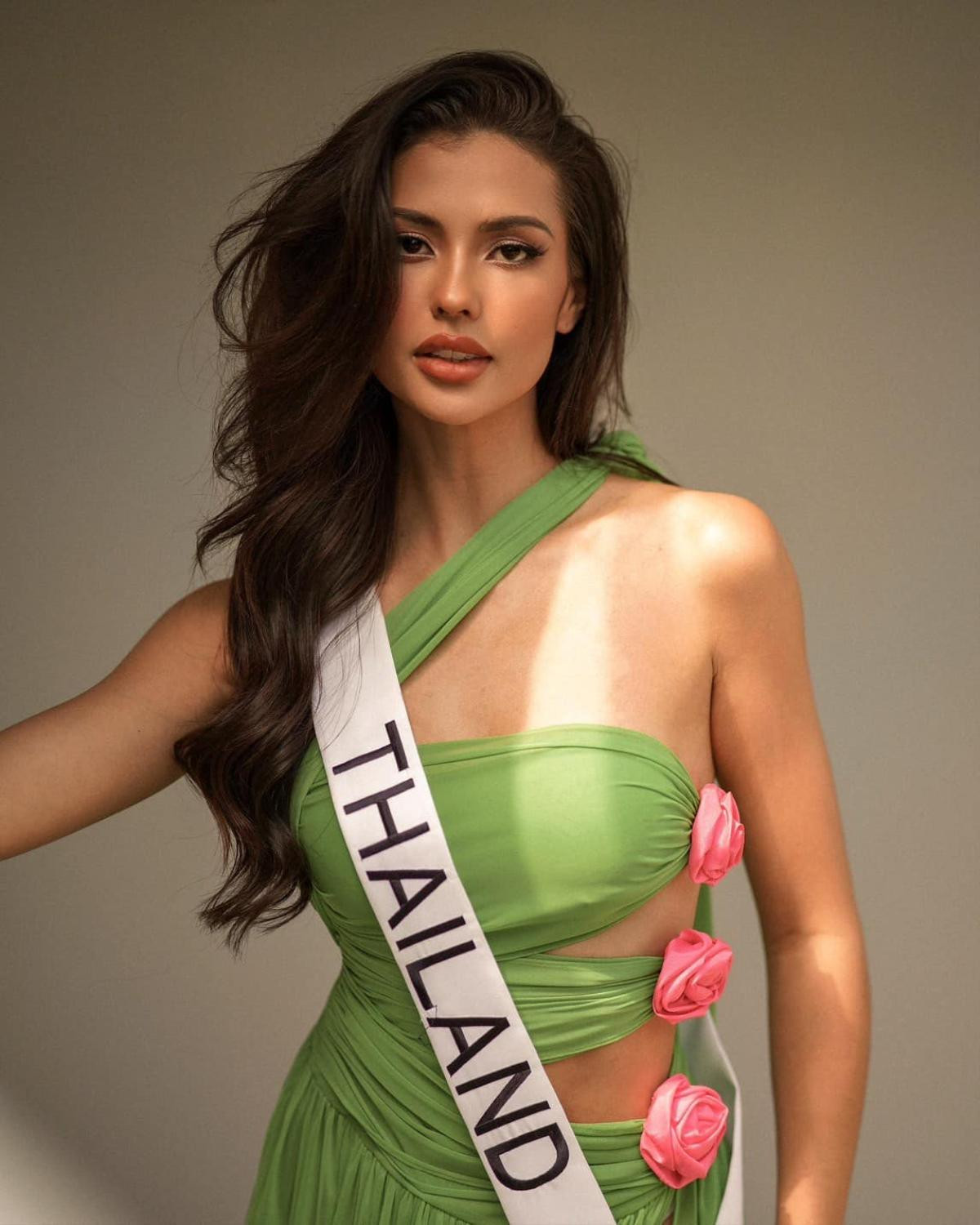 Mỹ nhân Thái được khán giả El Salvador xếp hàng cổ vũ ở Miss Universe: Đi thi mà xuất hiện như celeb! Ảnh 3