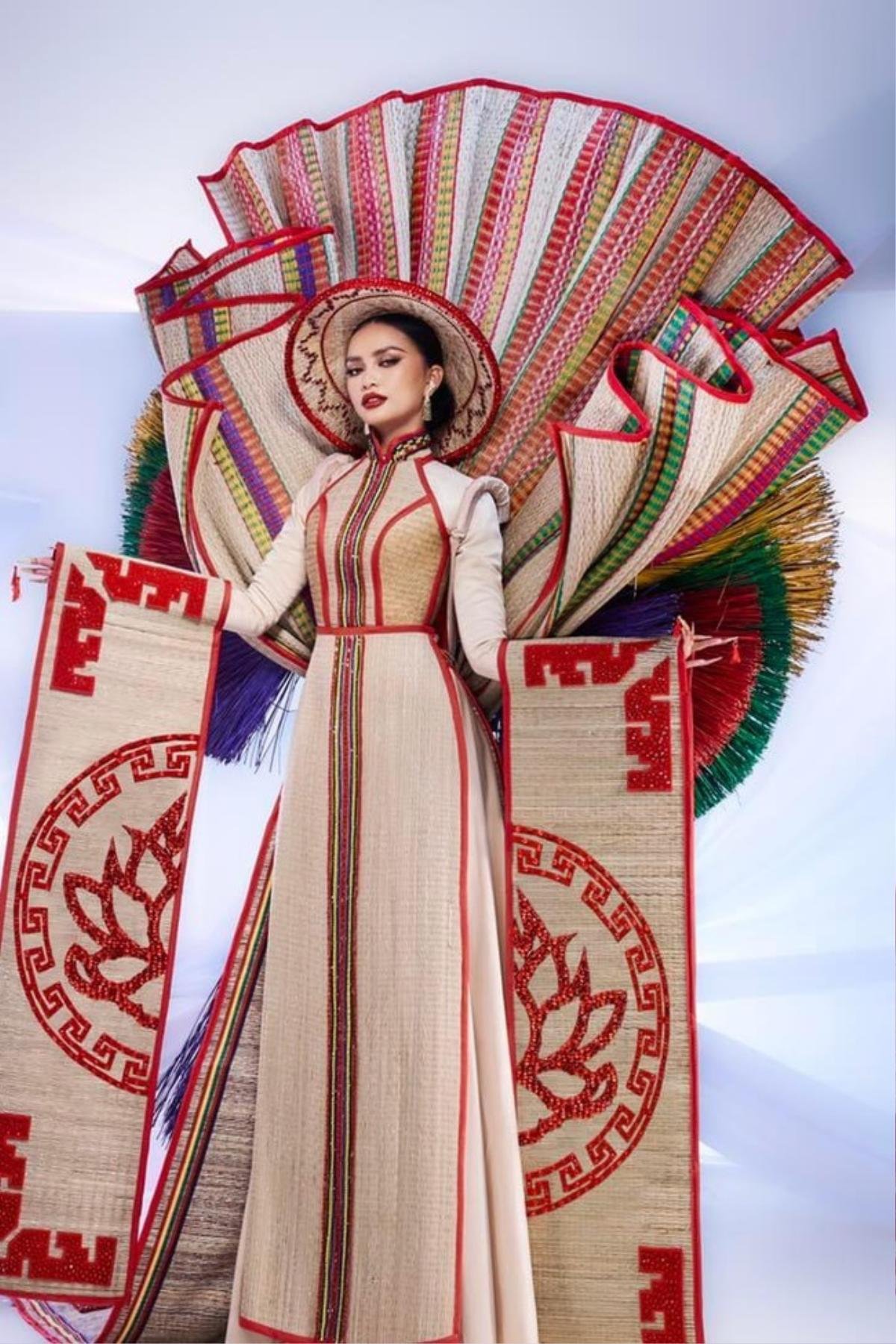 National Costume của Việt Nam tại Miss Universe: Ai ấn tượng nhất? Ảnh 3