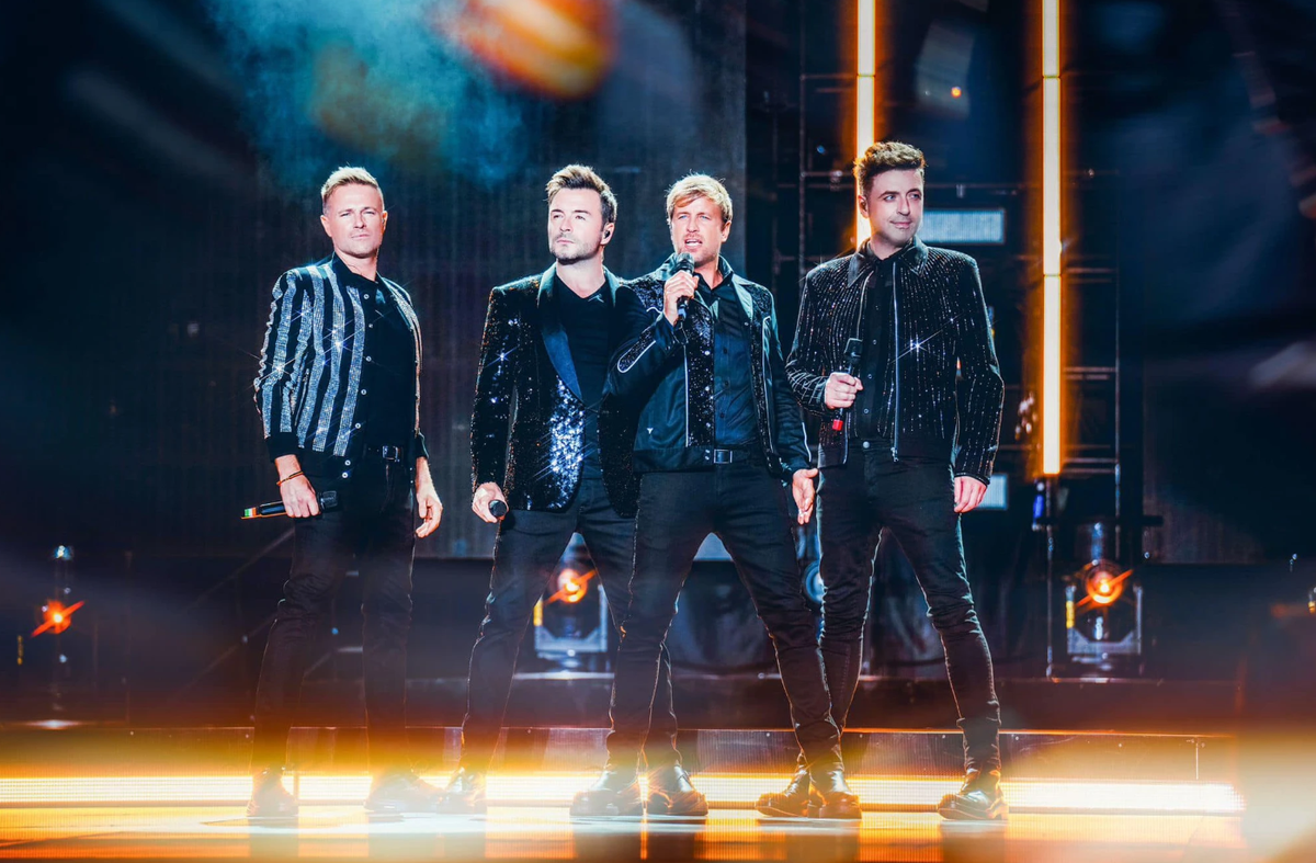 Hé lộ sân khấu của Westlife tại Việt Nam, có gì khác biệt so với thế giới? Ảnh 4