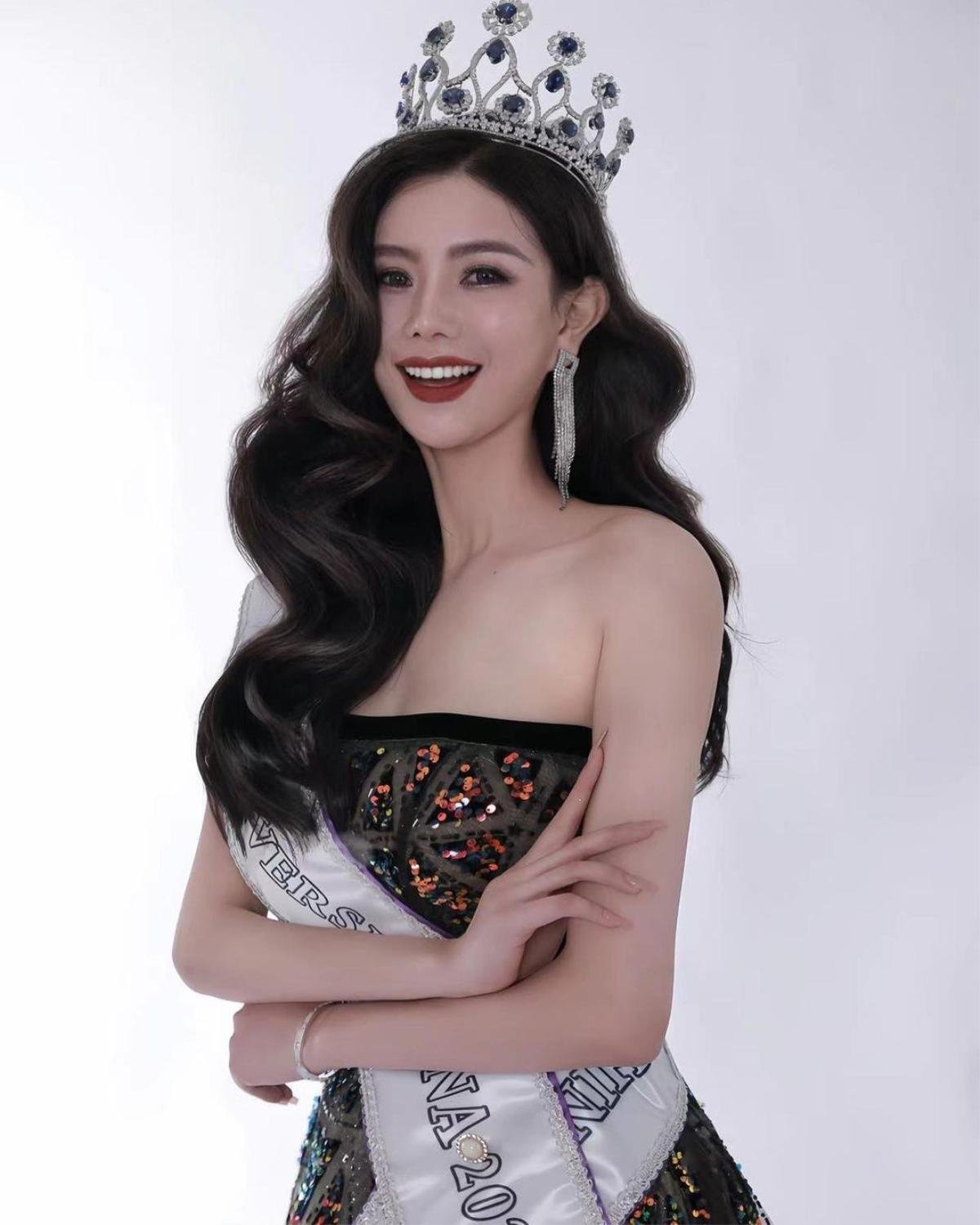 Nàng hậu đạt kỷ lục đi muộn hẹn 'tái chiến' tại Miss Universe 2024 Ảnh 1