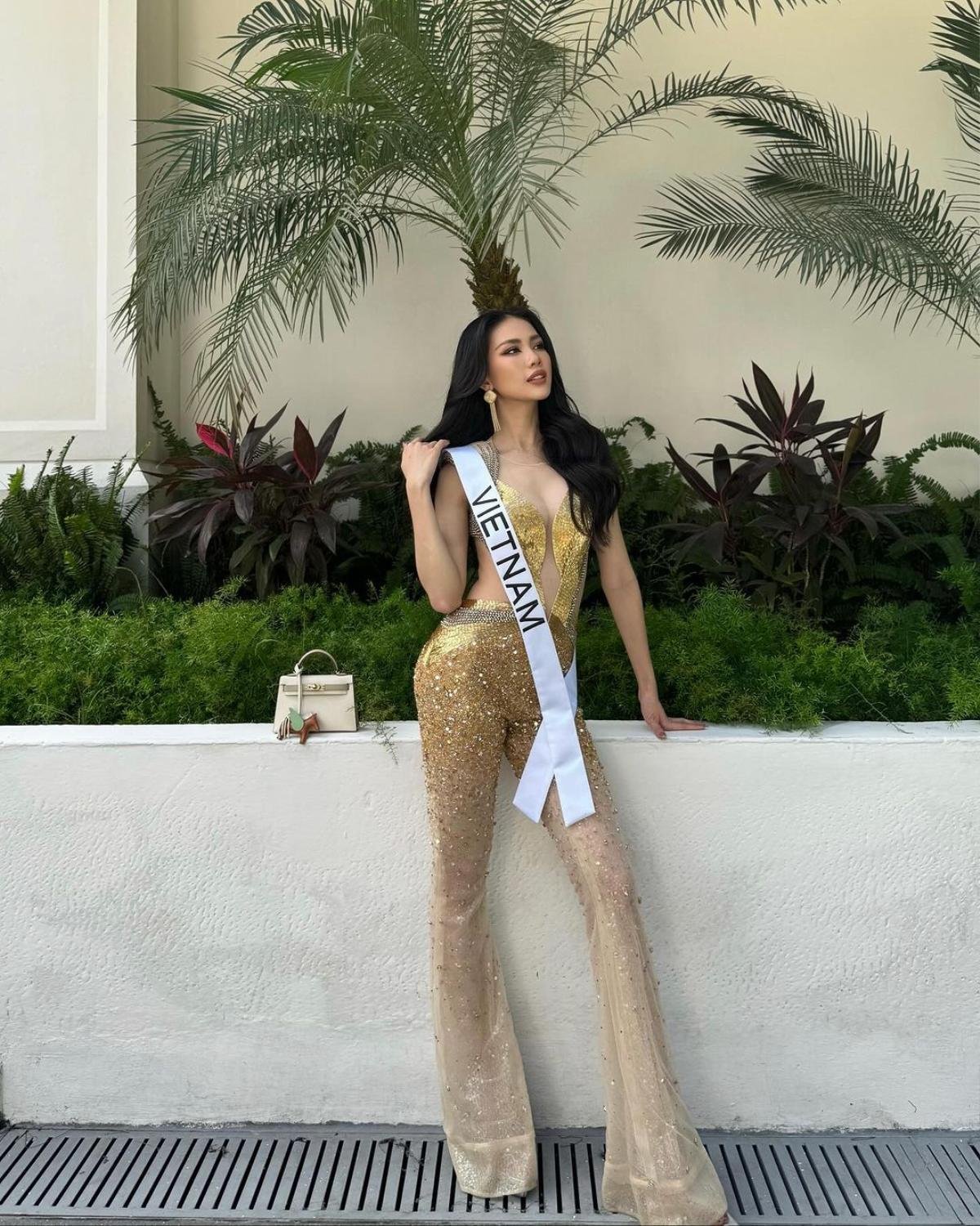 Tất tần tật váy áo của Bùi Quỳnh Hoa tại Miss Universe 2023: Khoản này thì được khen! Ảnh 8