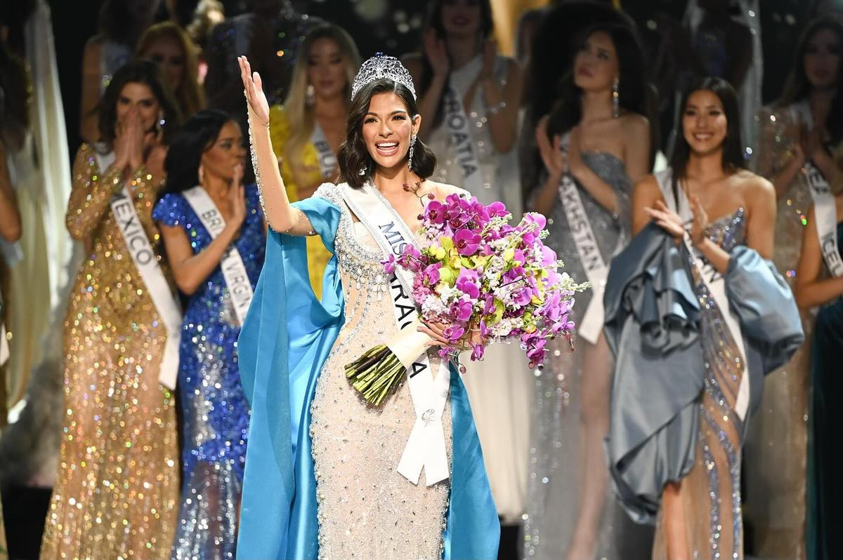 Tân Miss Universe: Học vấn khủng, từng là đối thủ của Đỗ Thị Hà tại Miss World 2021 Ảnh 1