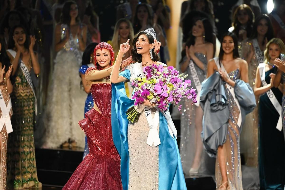 'Xỉu up xỉu down' với khoảnh khắc quy tụ 5 thế hệ mỹ nhân Miss Universe Ảnh 1