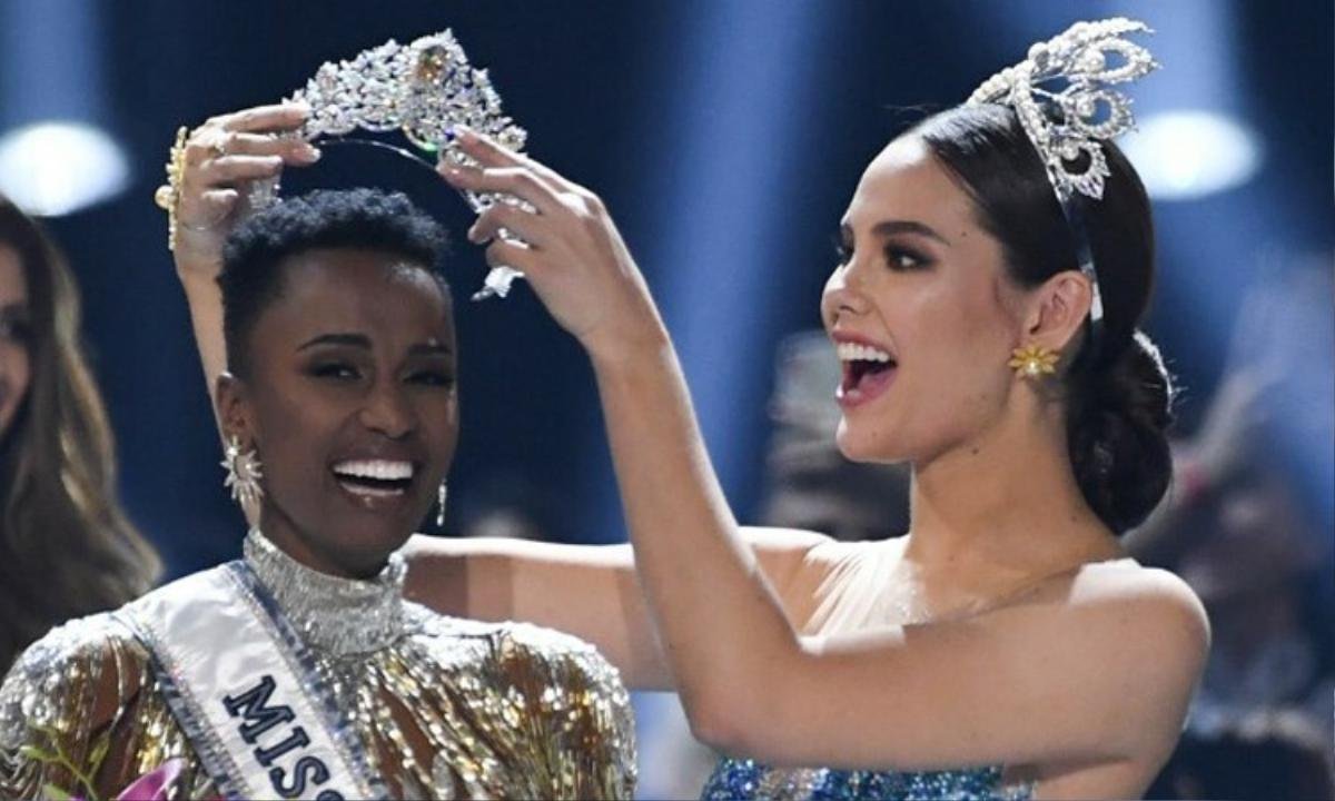 Loạt dải sash 'chuyên văn' tụ họp tại Miss Universe 2023: Sớm chứng kiến màn 'nhai bể mic' Ảnh 1