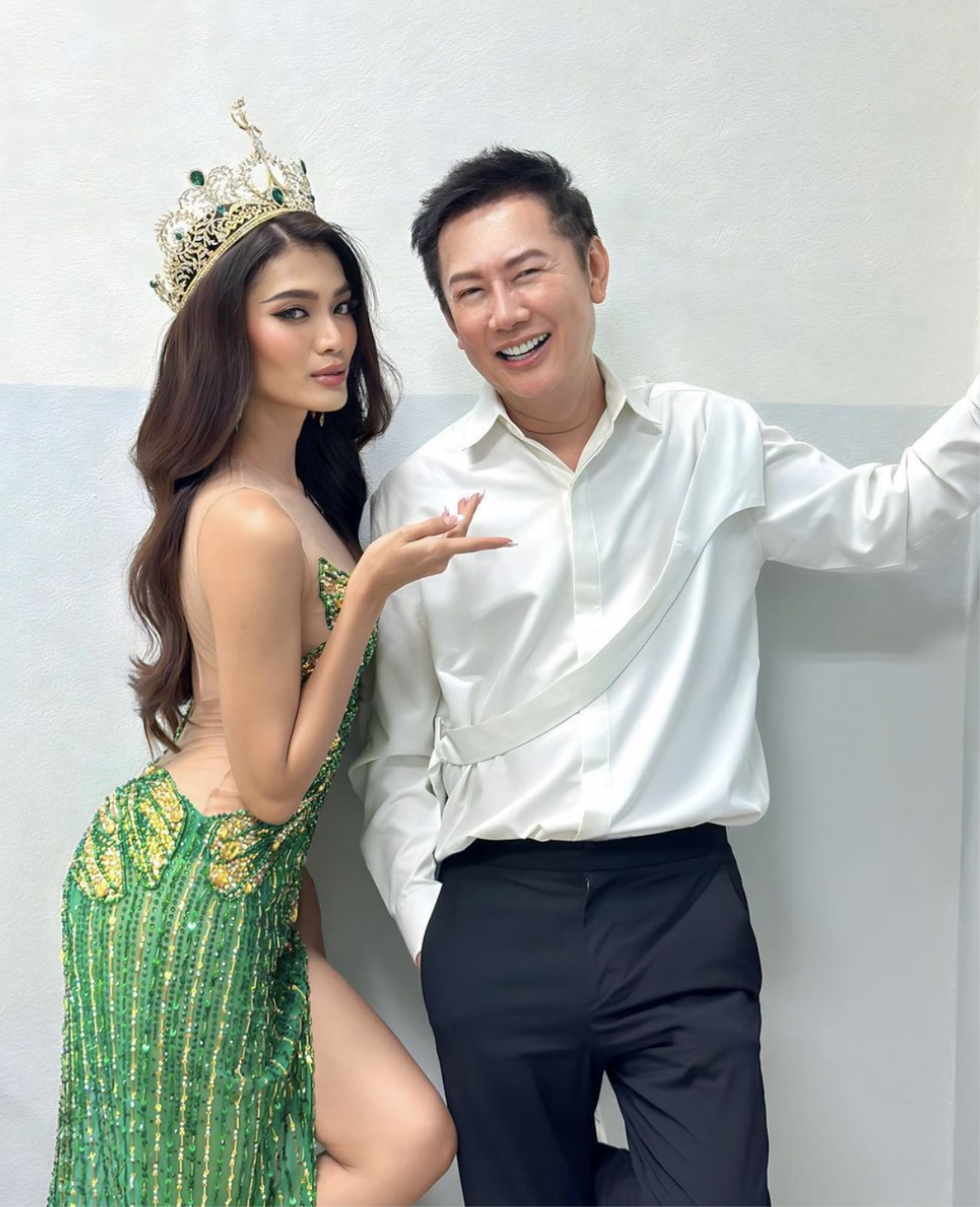 Á hậu 1 - Miss Grand 2023 tỏ thái độ, liếc mắt khi người yêu Engfa Waraha được 'rần rần' ủng hộ Ảnh 3