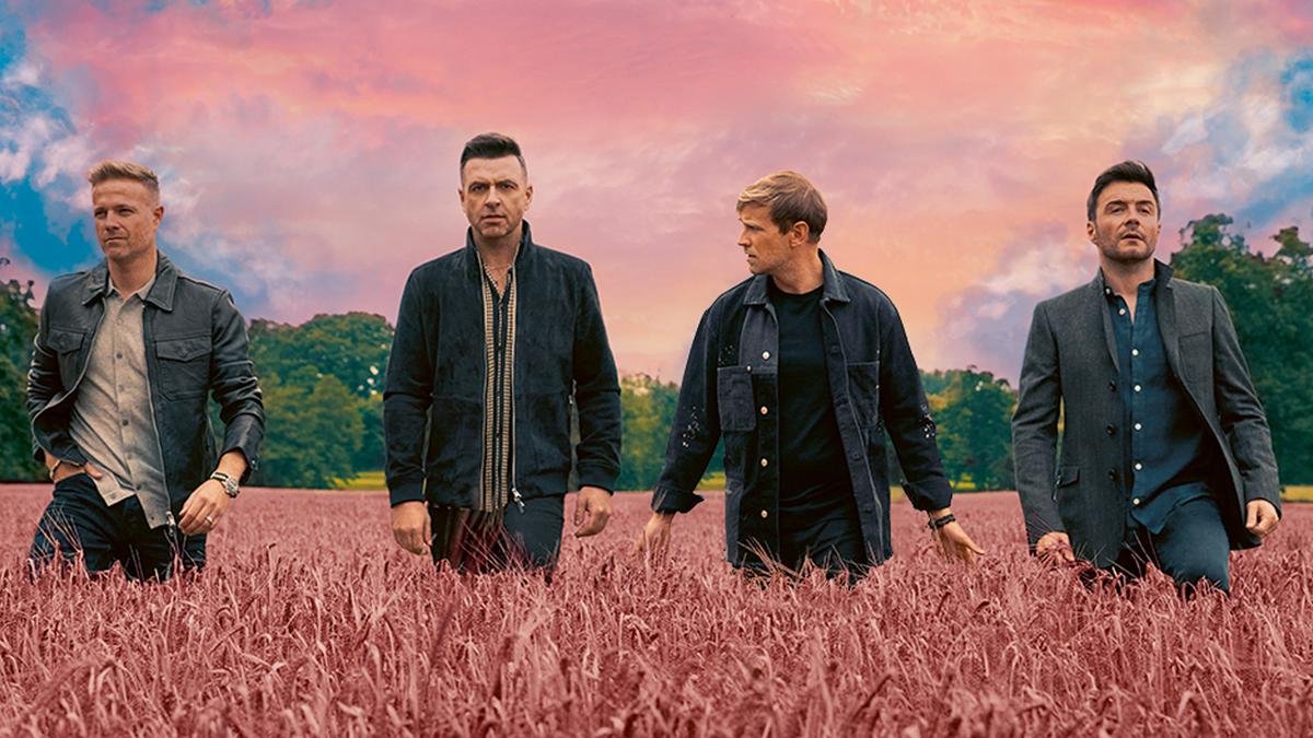 Concert Westlife trước giờ G: Khán giả đông nghẹt, an ninh nghiêm ngặt Ảnh 1