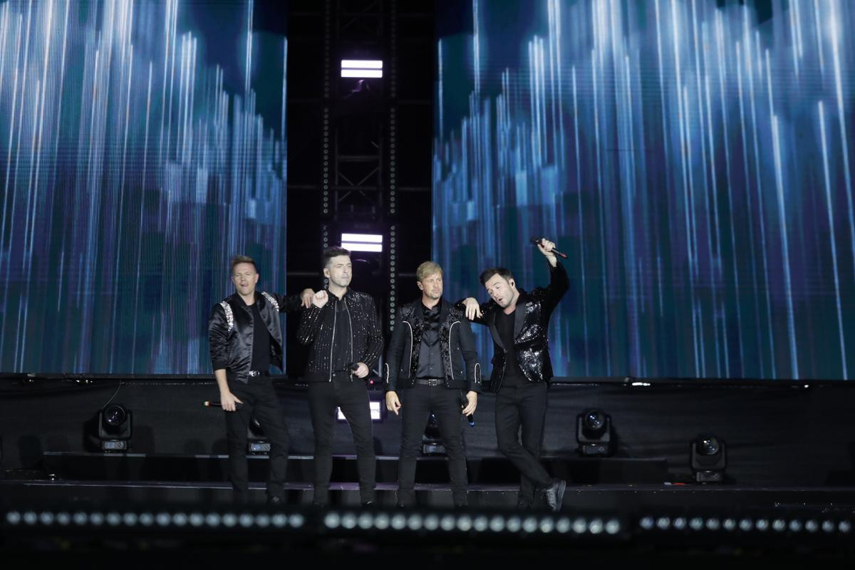 Concert của Westlife tại Việt Nam nhận về loạt bức xúc từ khán giả: BTC chương trình nói gì? Ảnh 2