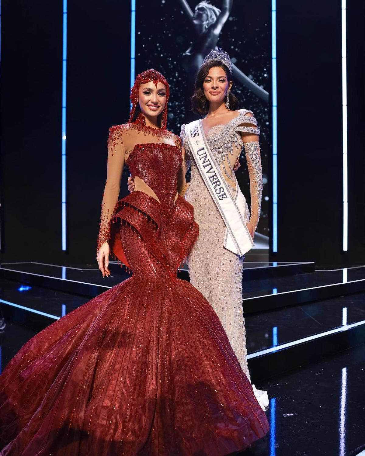 Điểm lại những màn final-walk chiếm spotlight tại Miss Universe: Pia, Catriona chưa 'ô dề' bằng một người Ảnh 1